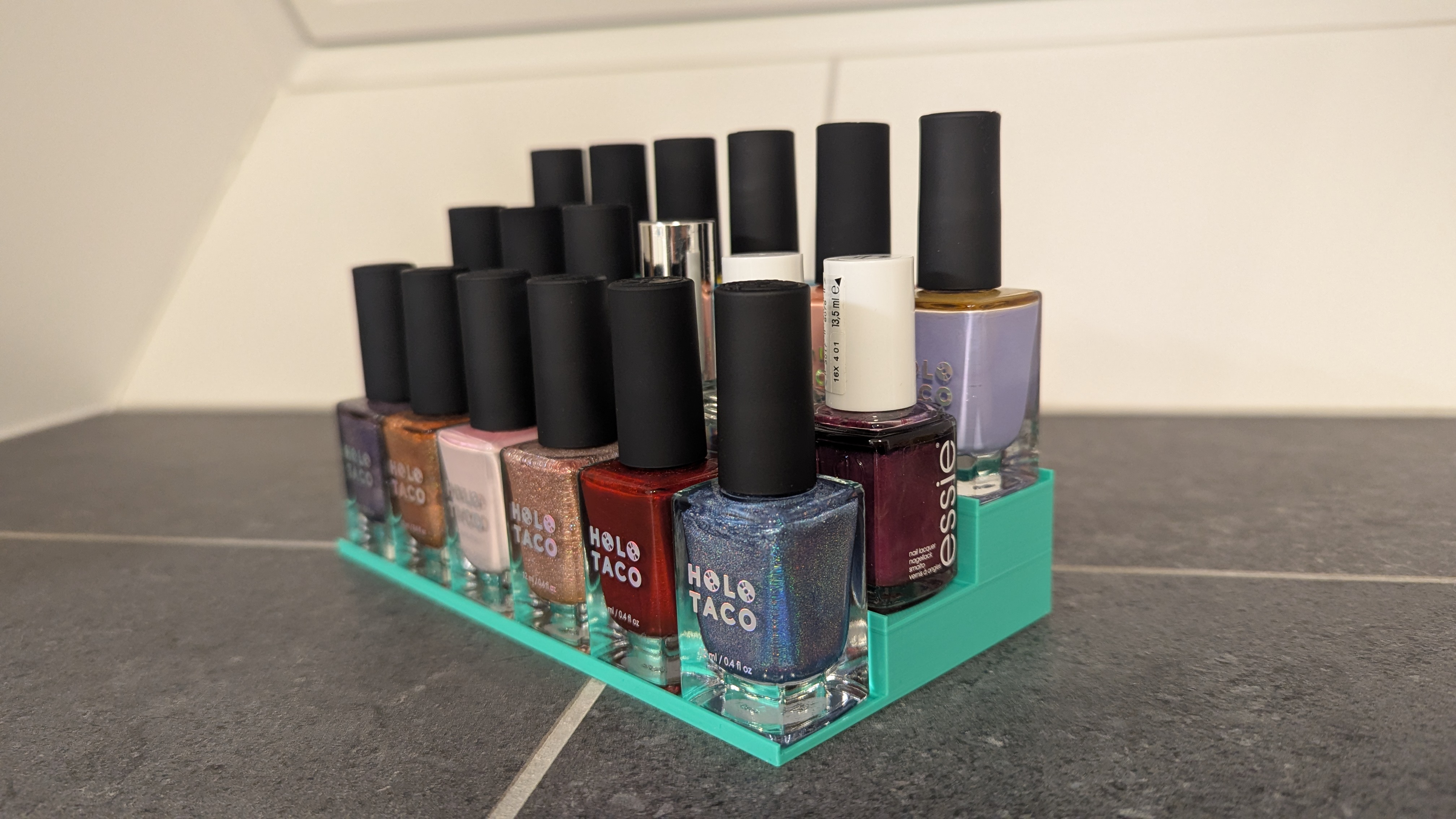 Nail Polish Display (Holo Taco)