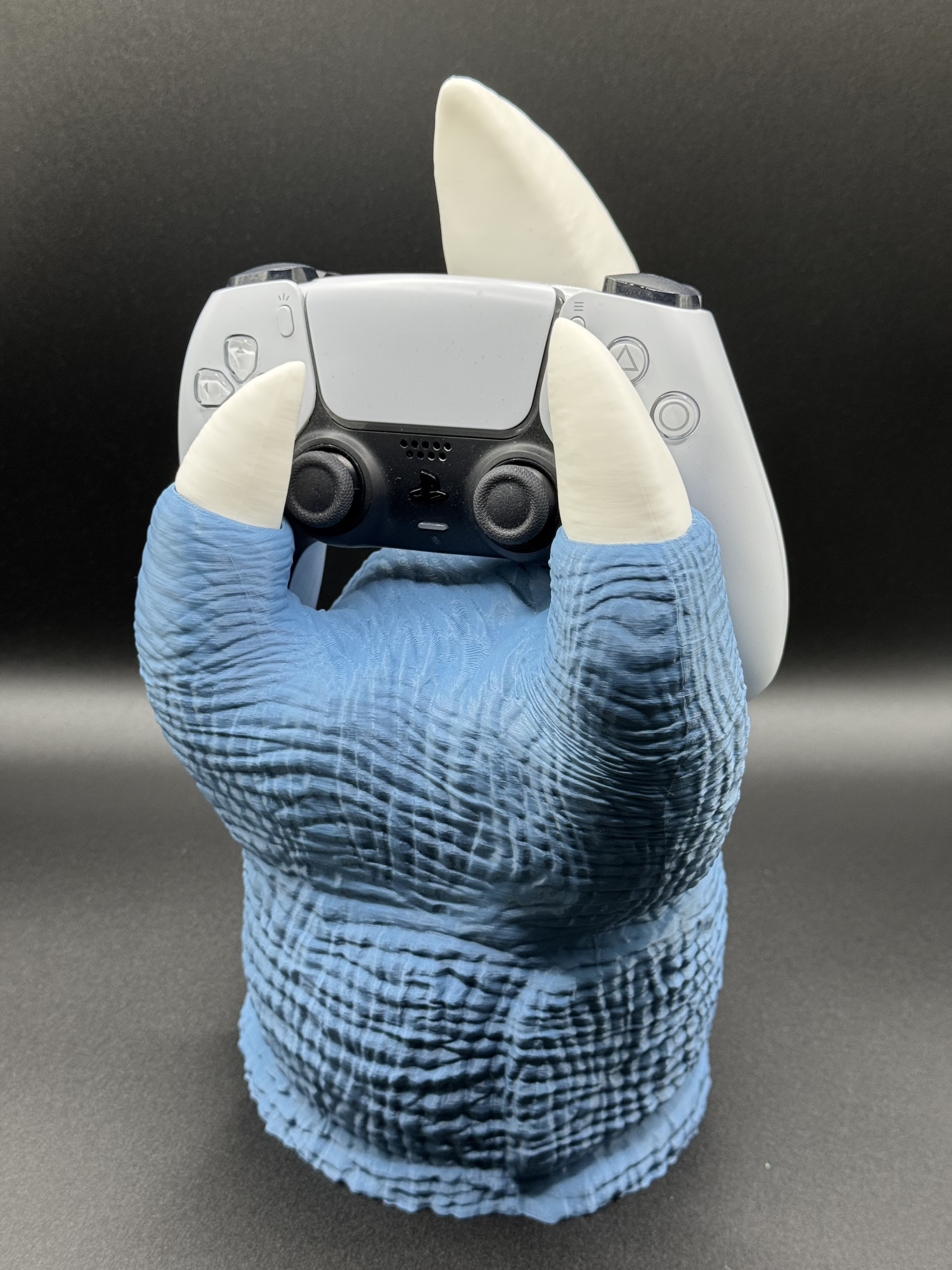 Blastoise-Inspired Controller & Headphone Stand — thumbnail 3