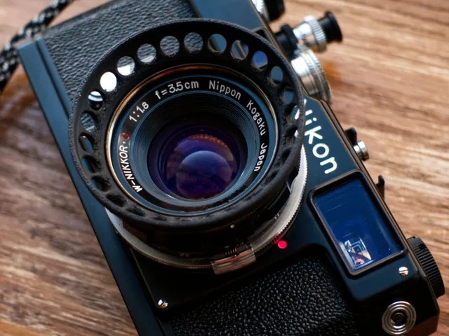 Nikon W-Nikkor 1:1.8, f=3.5 cm Gegenlichtblende lens hood Weitwinkel Wideangle Rangefinder Messsucher
