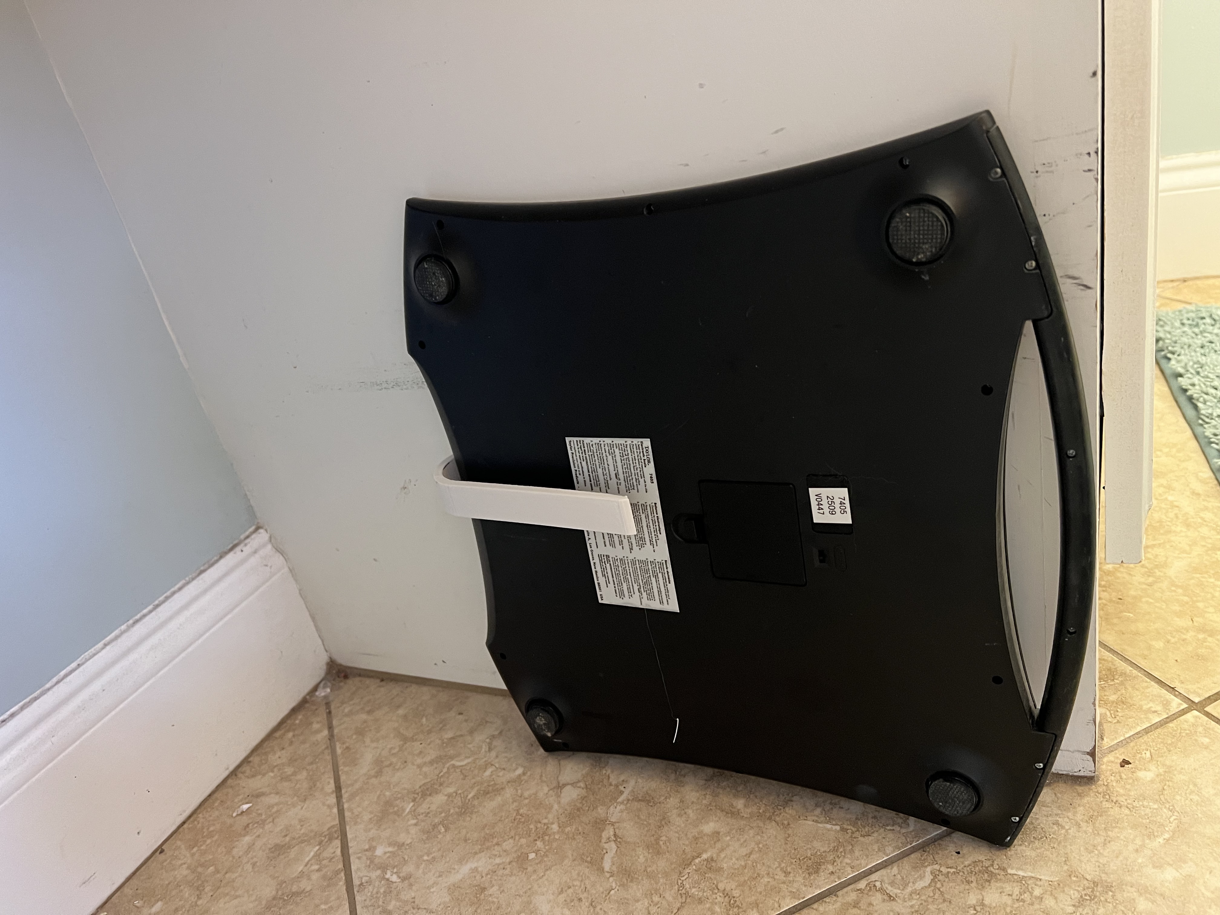 Vertical bathroom scale stand