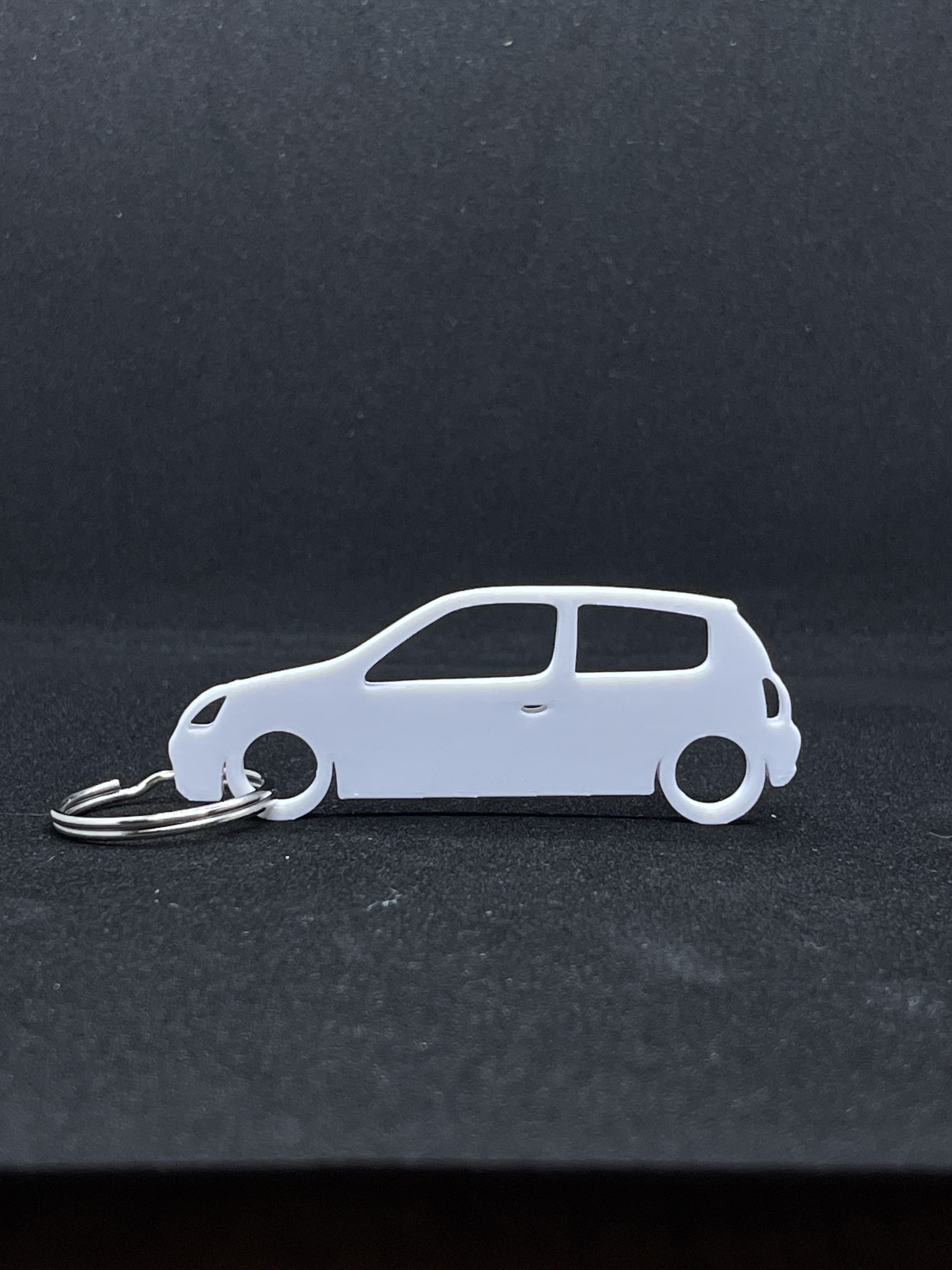 Renault Clio 2 3 door silhouette / keychain