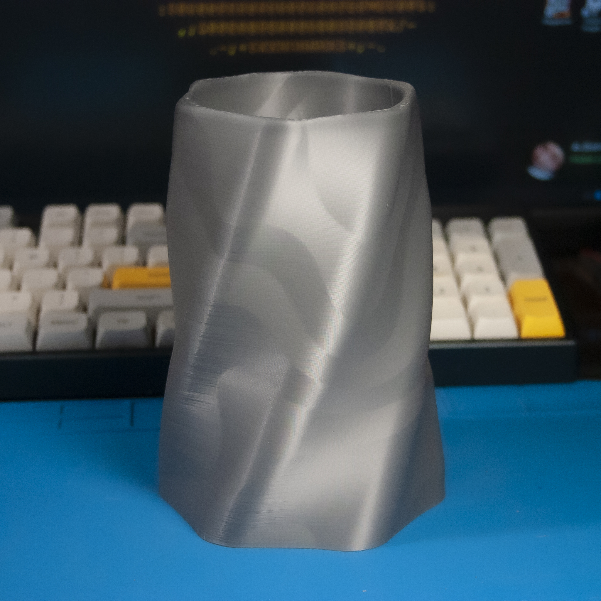 Twisted textured pen holder #2