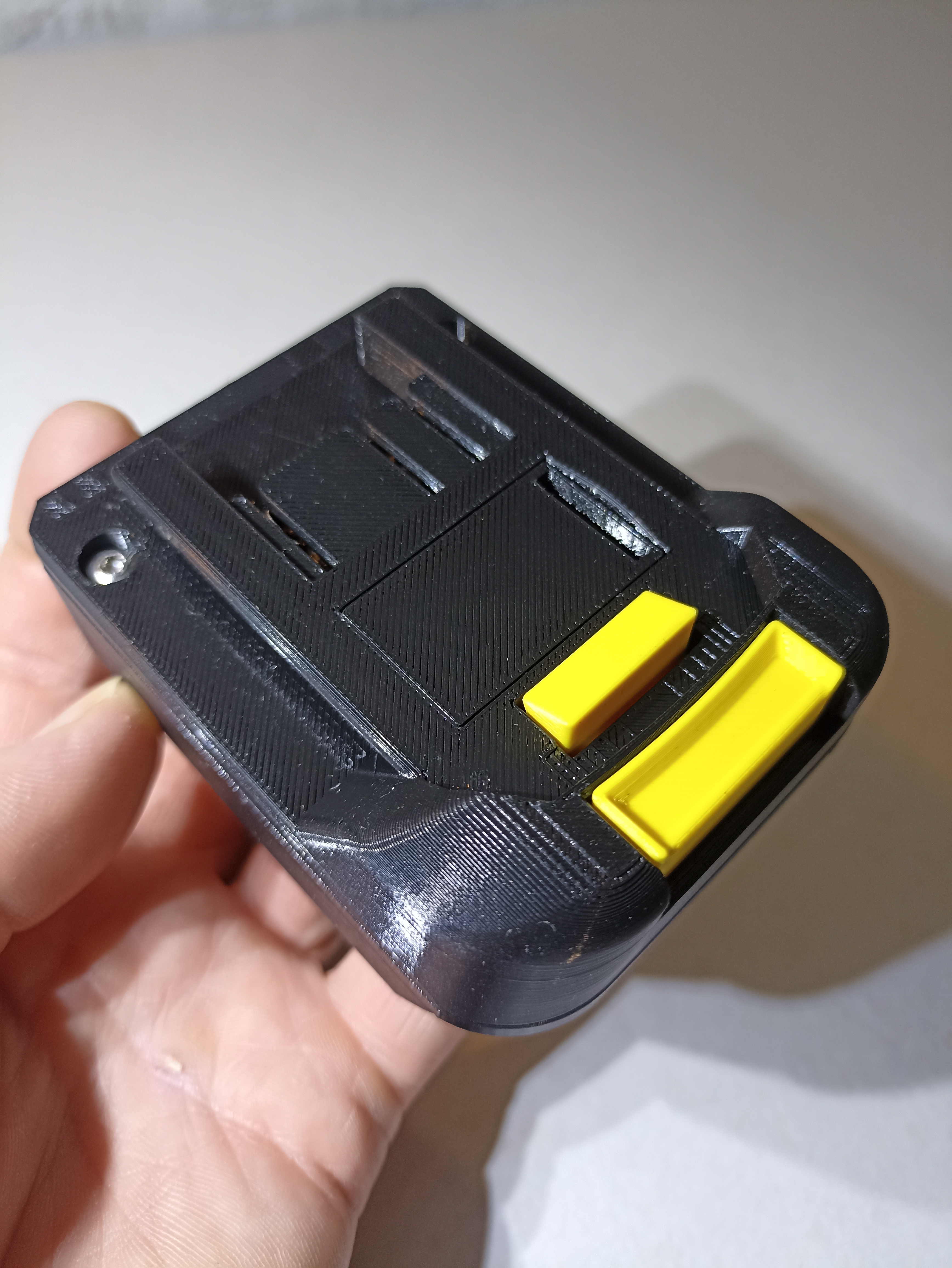 Redukce / adapter pro nářadí Parkside s bateriemi Makita, přidána úprava