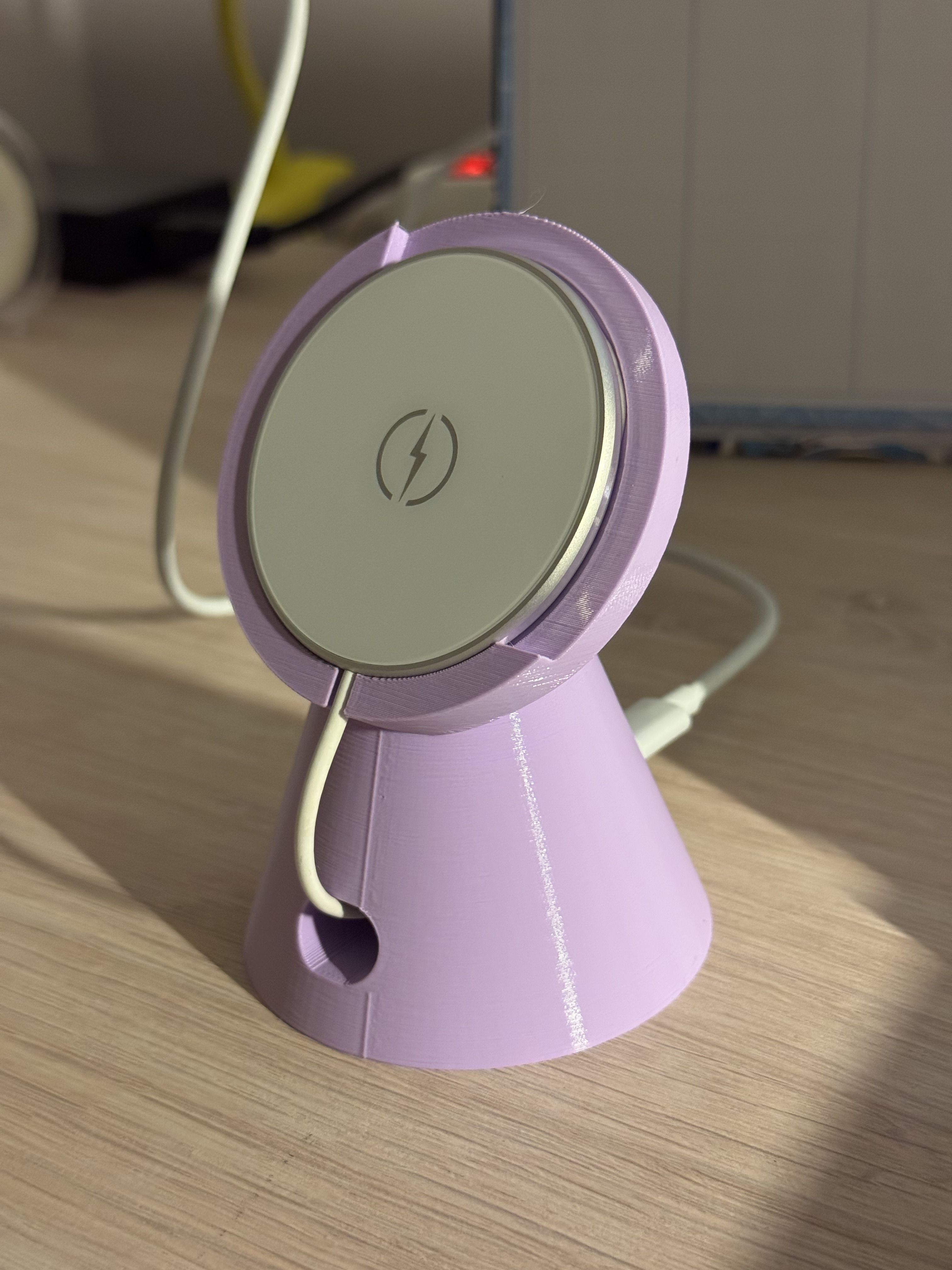 Wireless charger for huge camera iPhones
