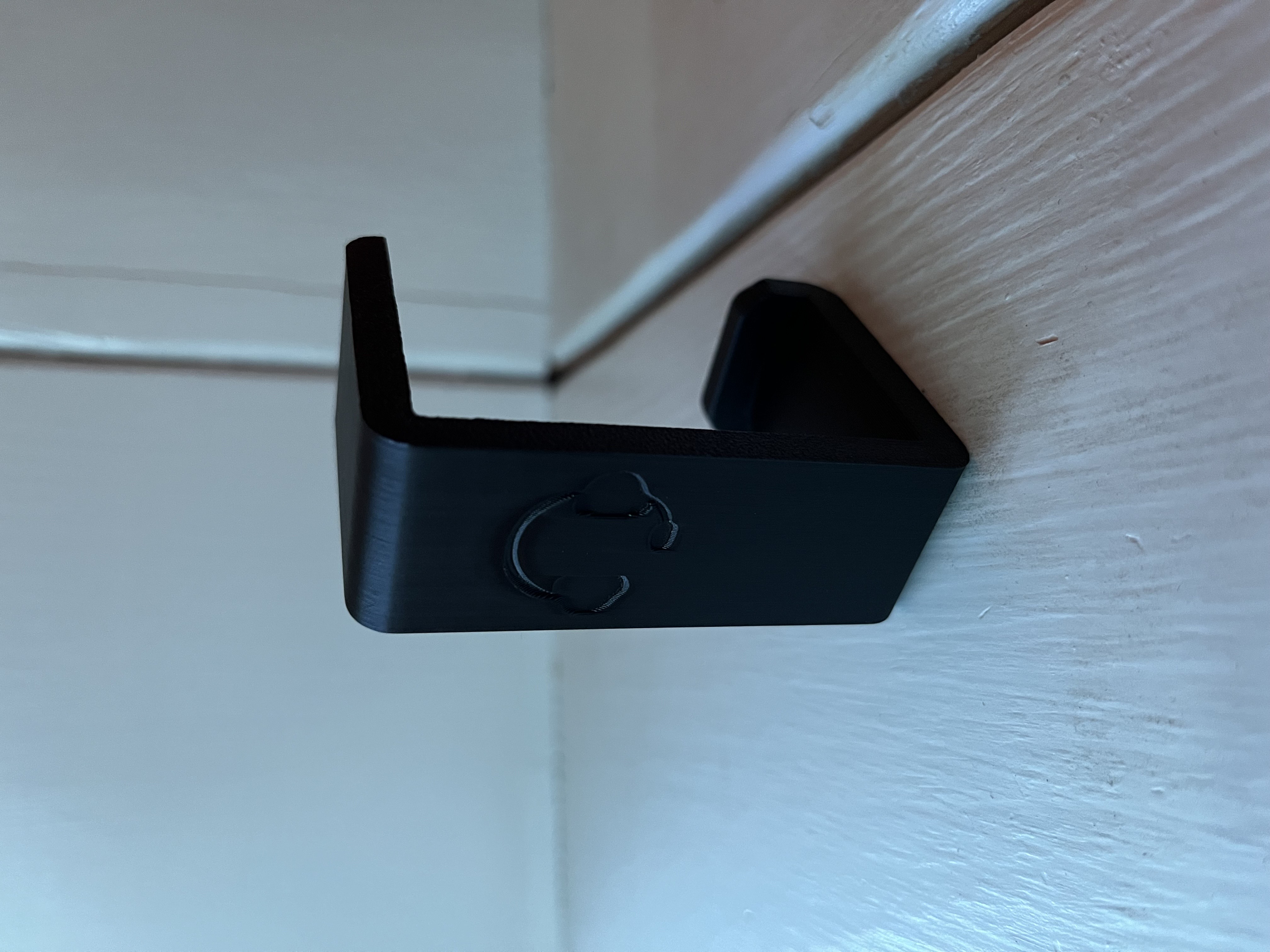 Desk Mounted Headphone Holder - NO ATTACHMENT REQUIRED