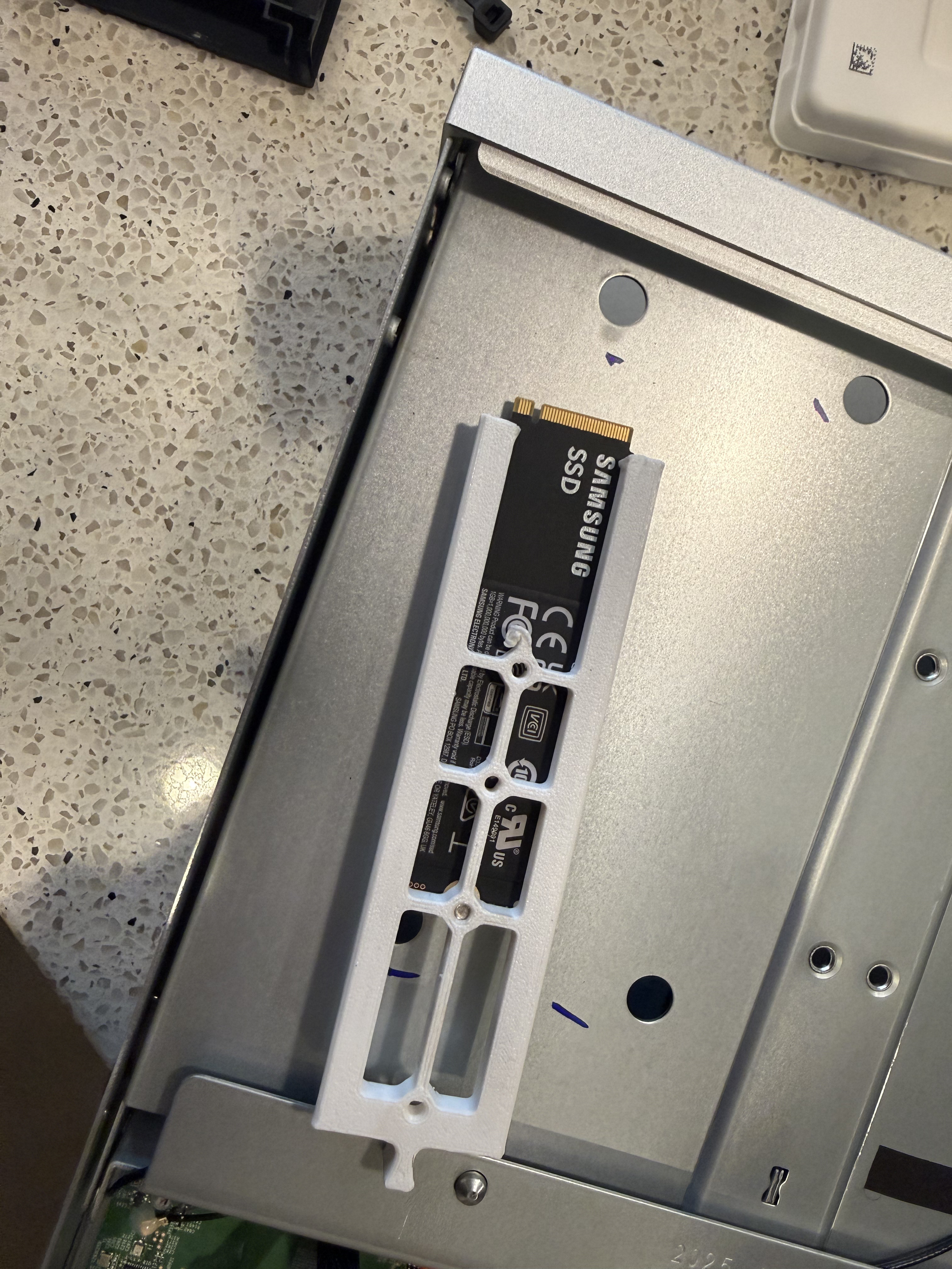 UNAS Pro 8 SSD tray