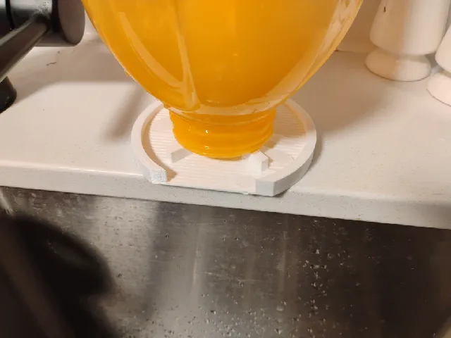 Bottle Dryer with Spout