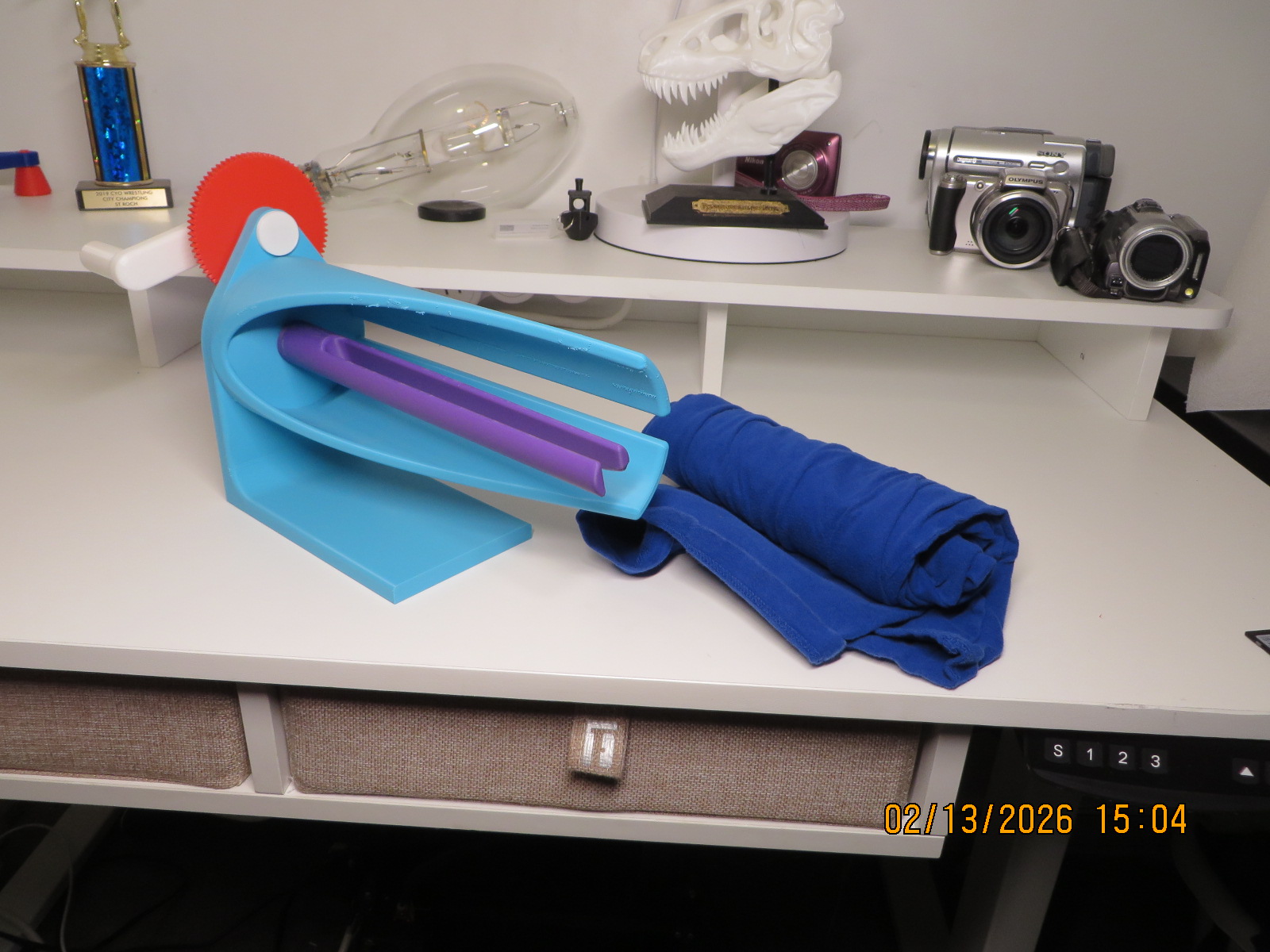 fully 3d printed shirt folder (ranger roller style)