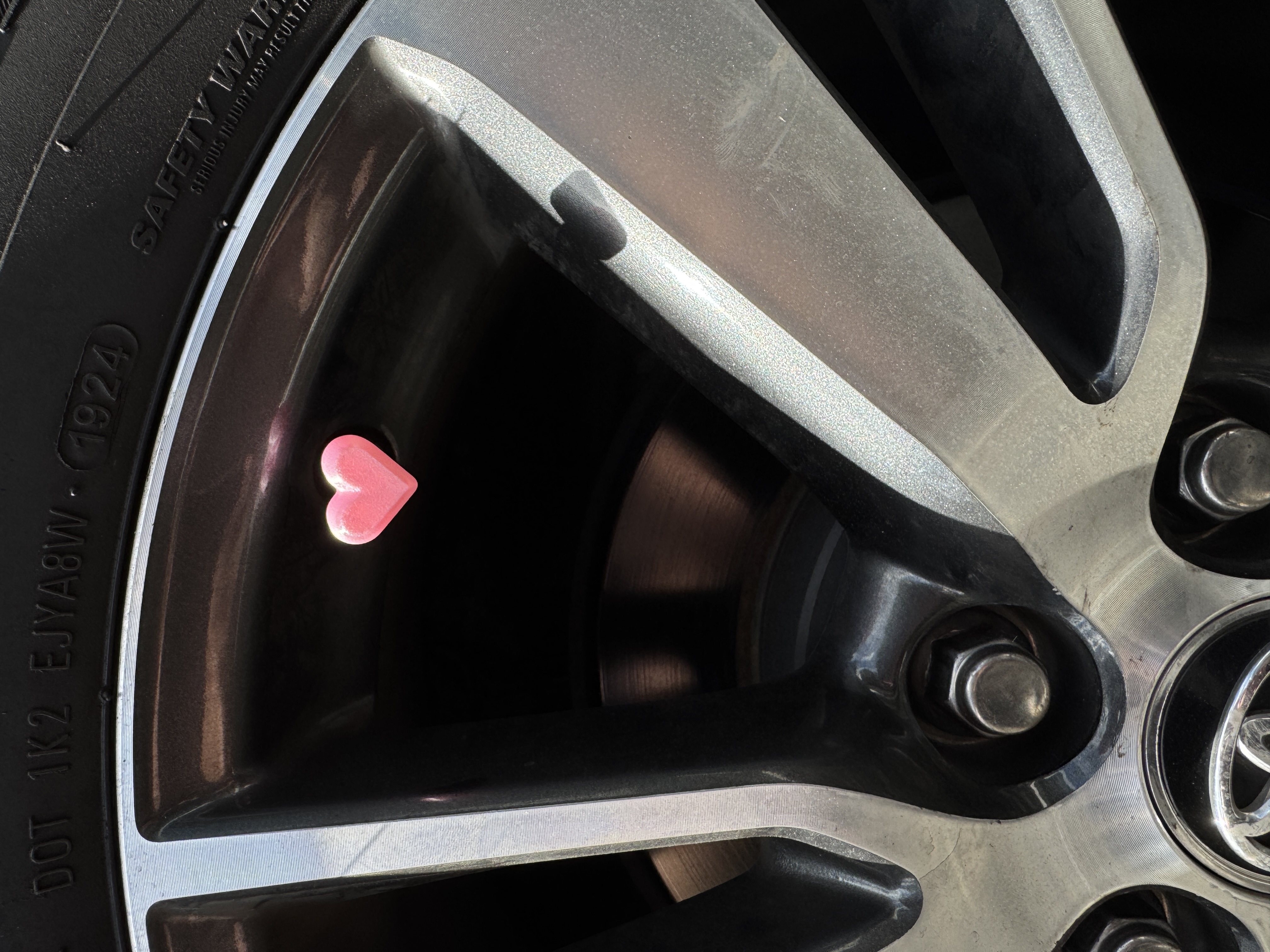 Heart Tire Valve Cap (Schrader)