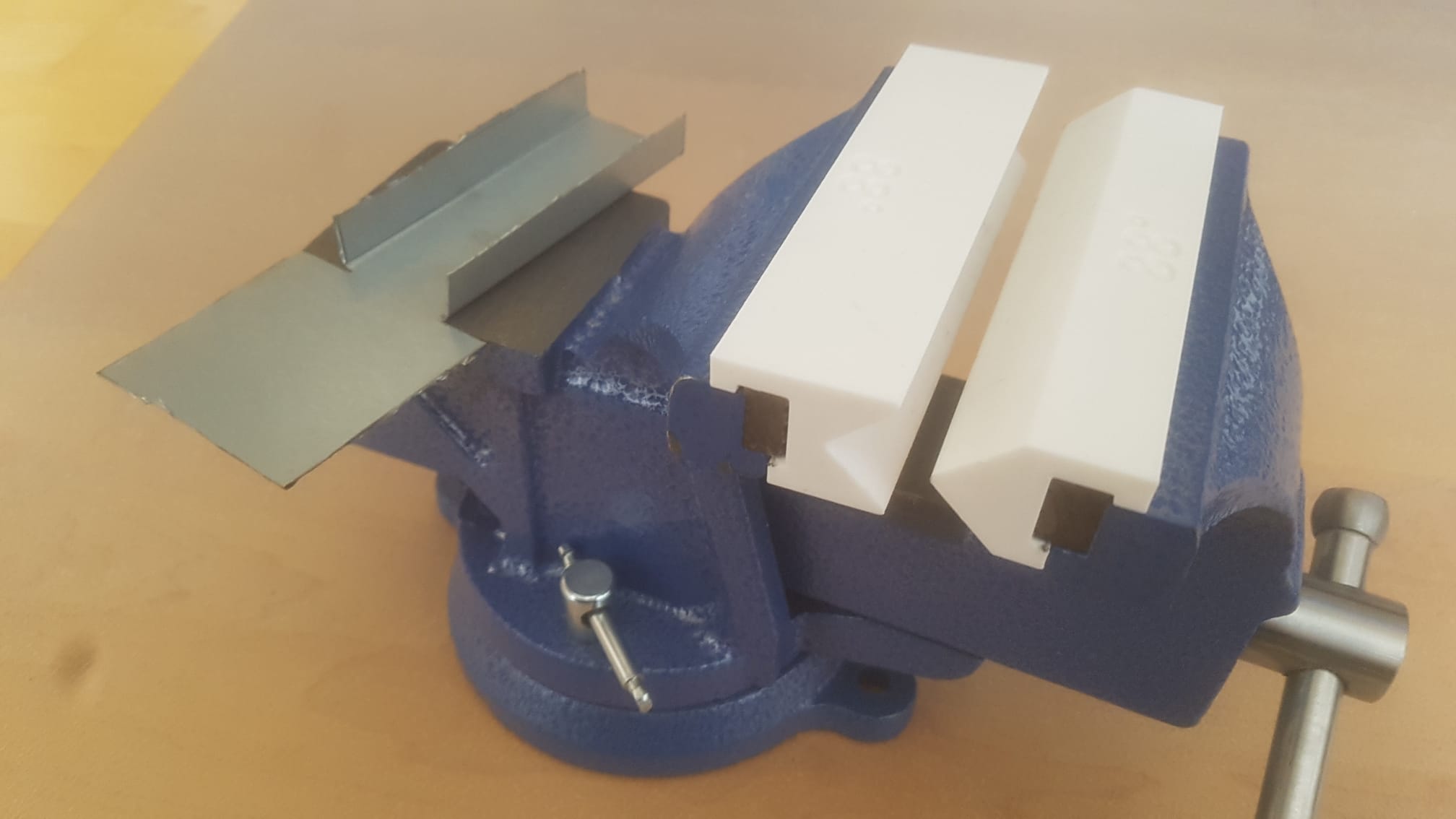 Parametric vise press brake dies