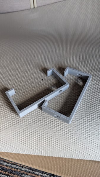 Power supply mount for 8020 rails using M8 bolts