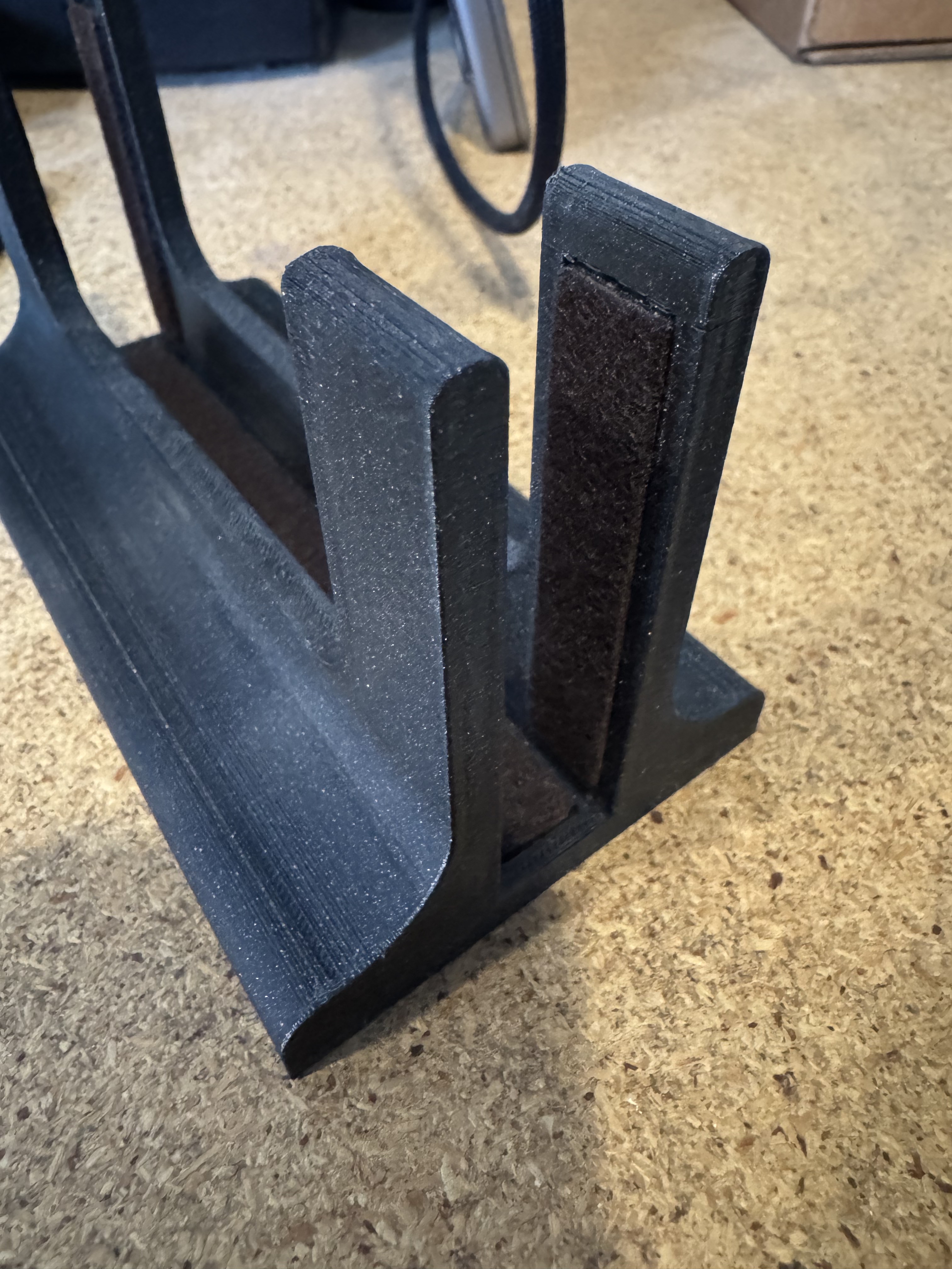 MacBook Pro Vertical Stand (Felt Lined)
