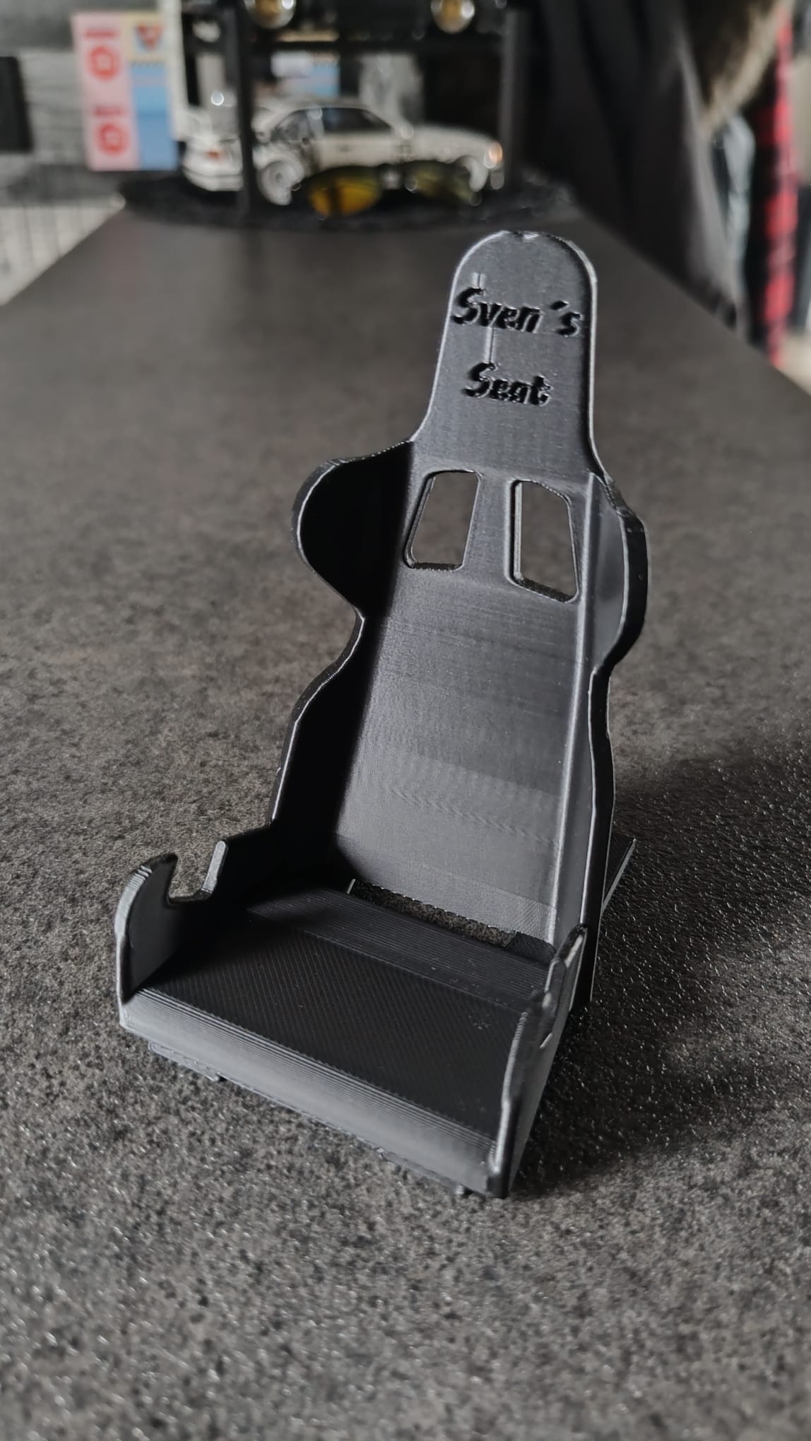 Smartphone stand BMW Sportseat M4 customizable
