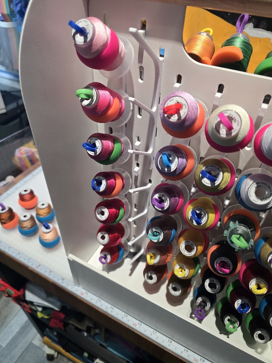 Skadis / Vattenkar Embroidery Thread Holder