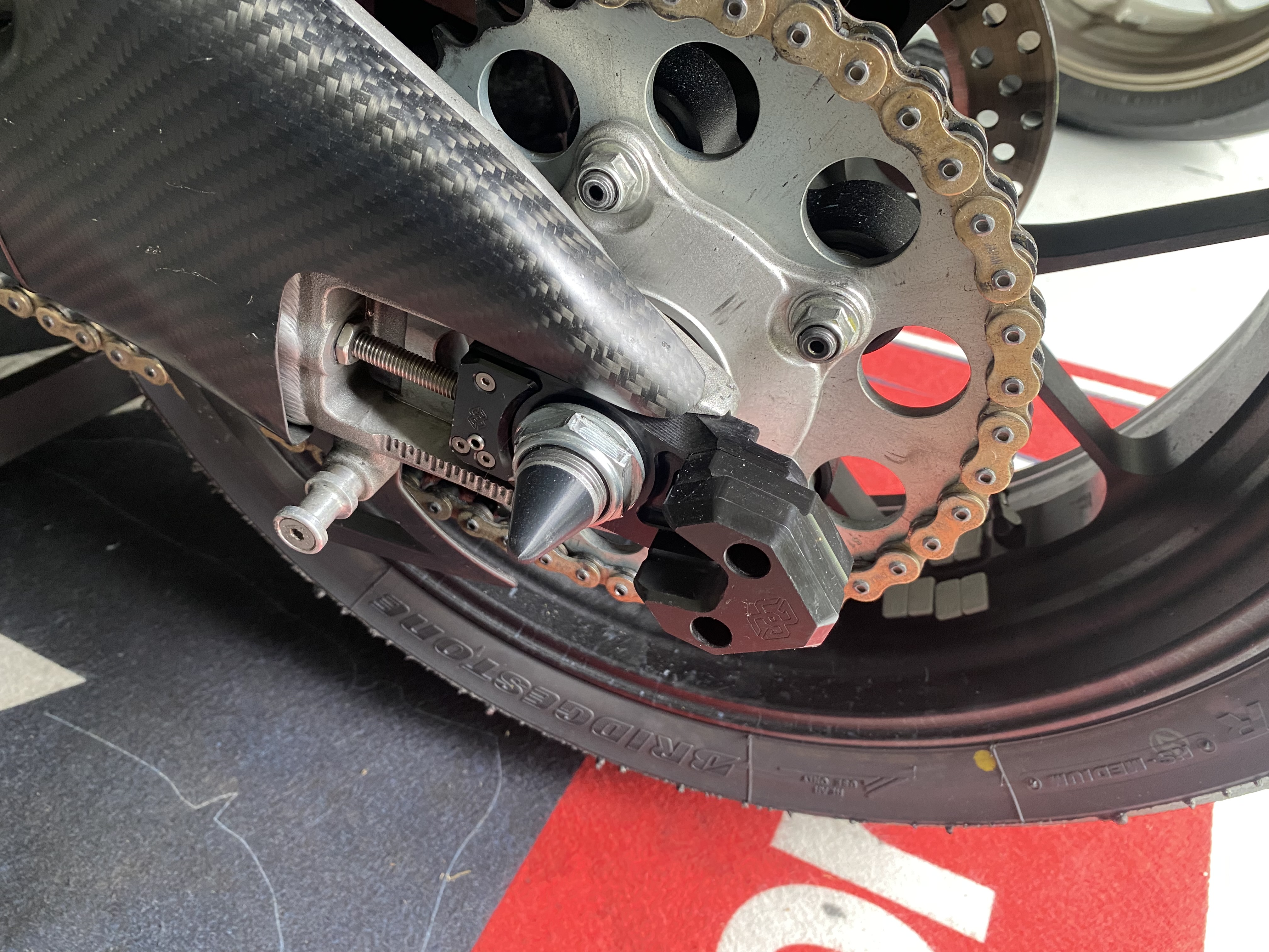 Aprilia rsv4 2020 wheel shaft cone