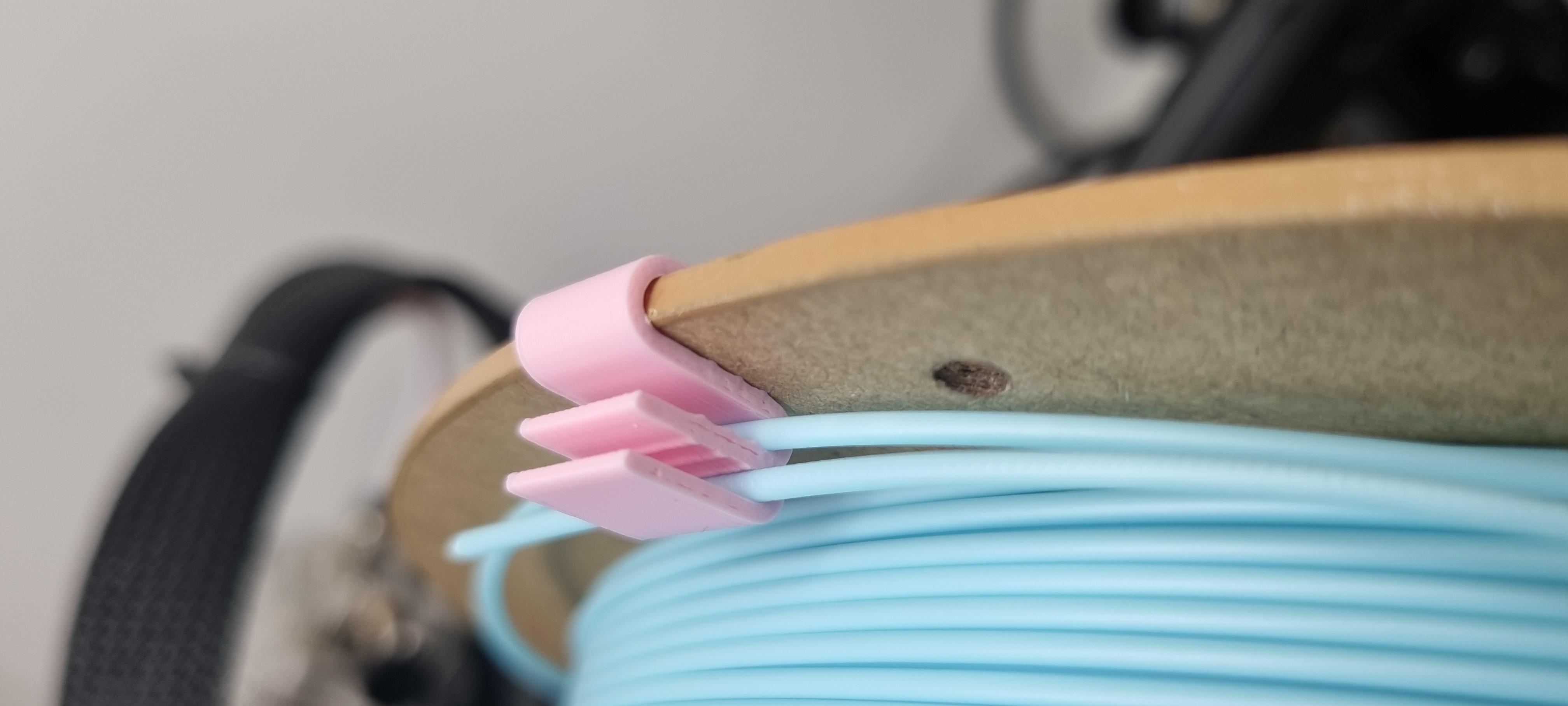 Filament clip safety