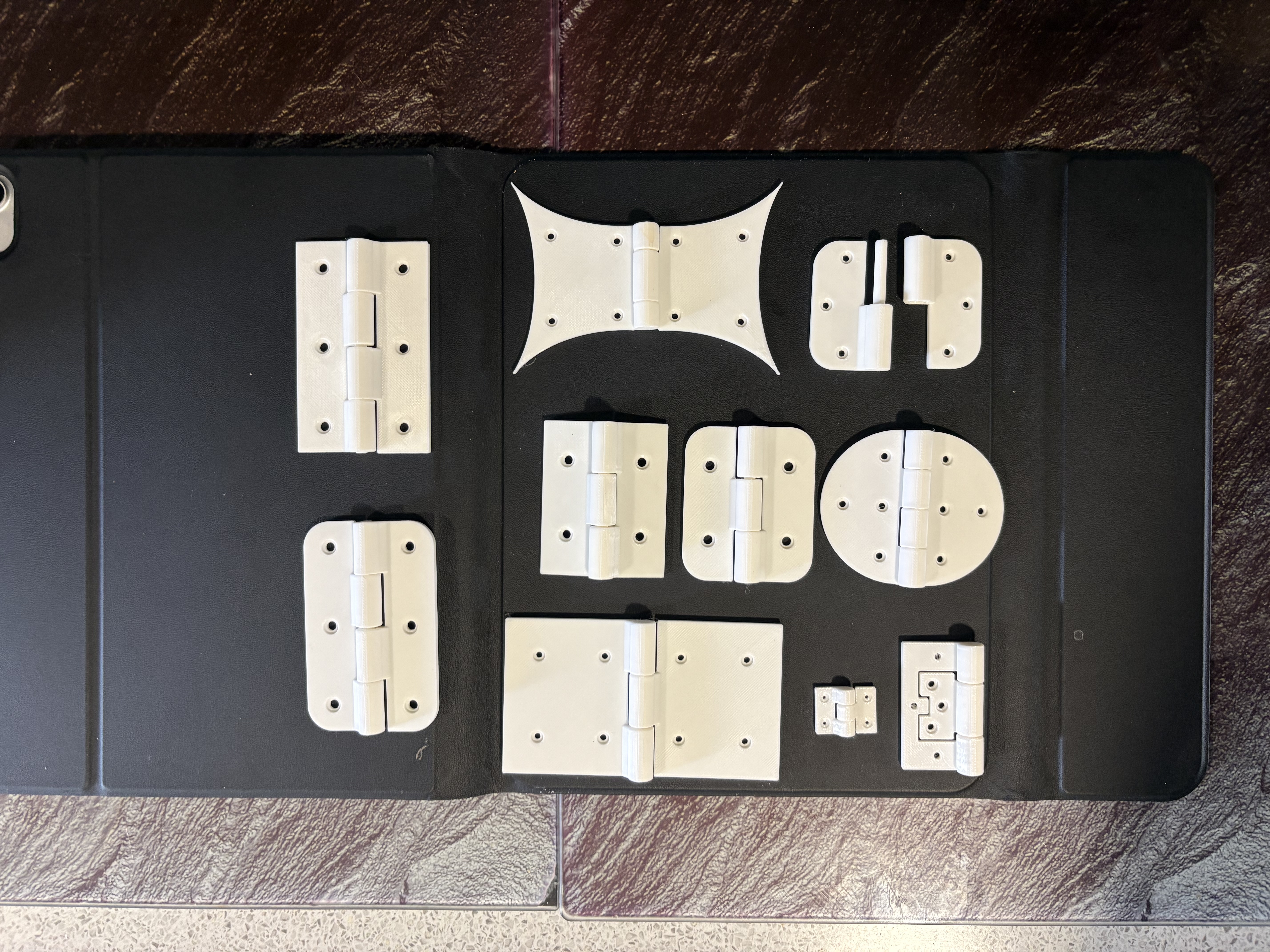 Miniatura 2 do modelo 3D Print In Place Hinges