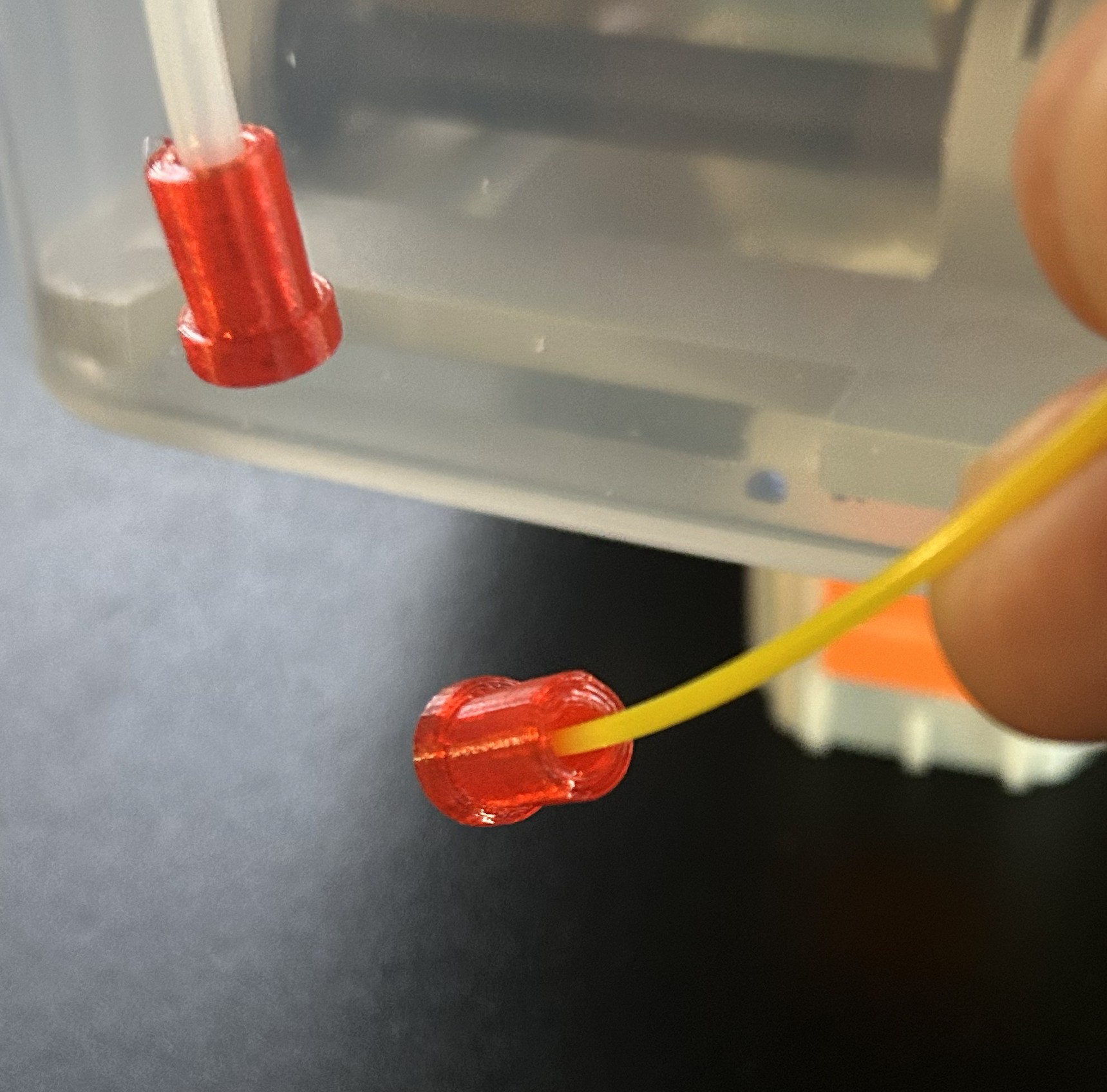 Filament cap for end of 4 mm PTFE tube