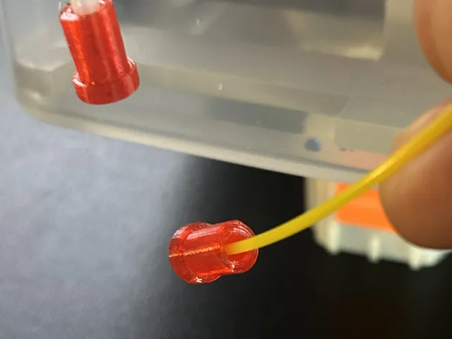 Filament cap for end of 4 mm PTFE tube