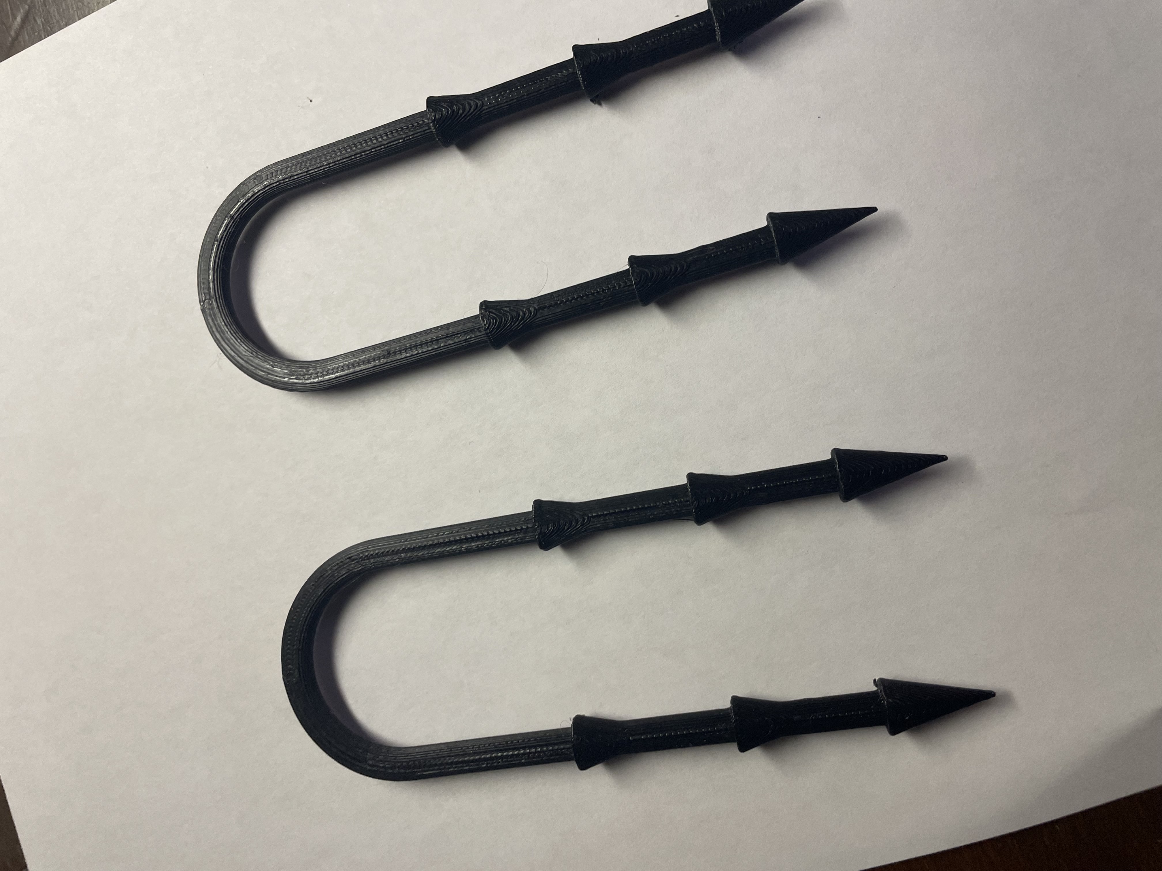 Curved ground garden spike