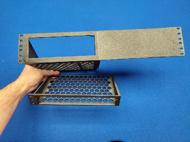 Parametrizable FritzBox 6590 7590 and Netgear GS316 MS308 rack mount