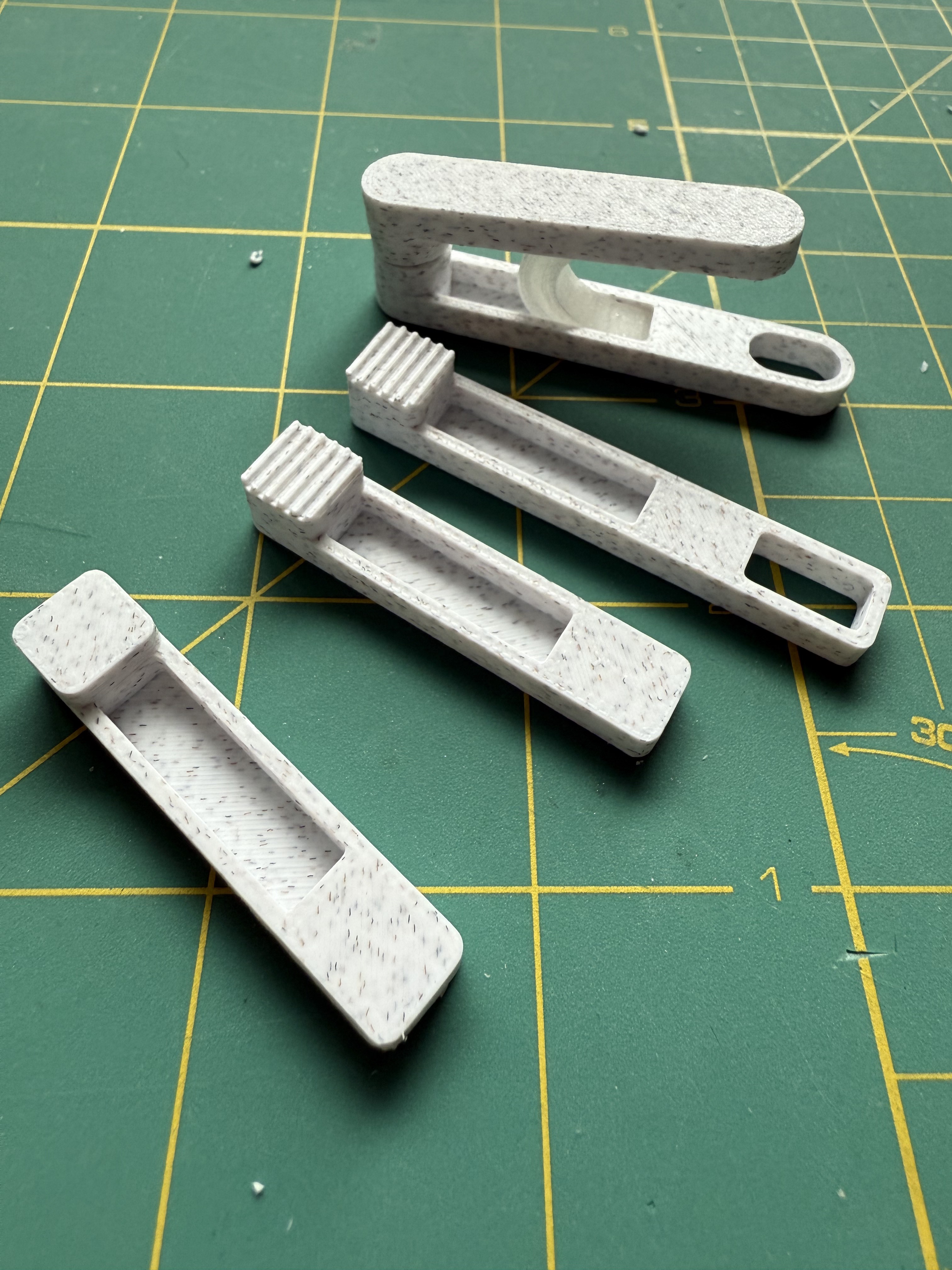 Spring Clip/Clamp (Reverse)
