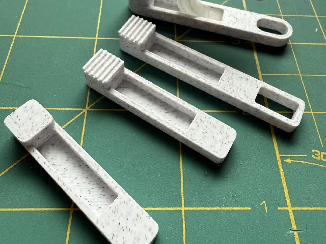 Spring Clip/Clamp (Reverse)