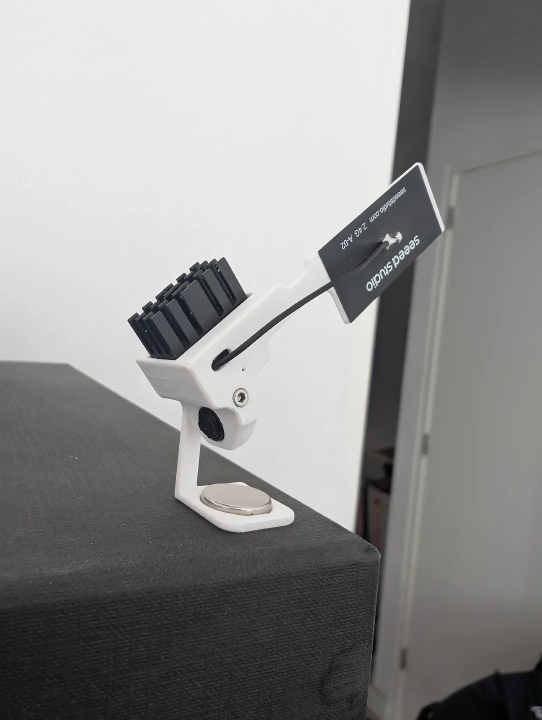 A small ESP32 CAM case with a magnetic base