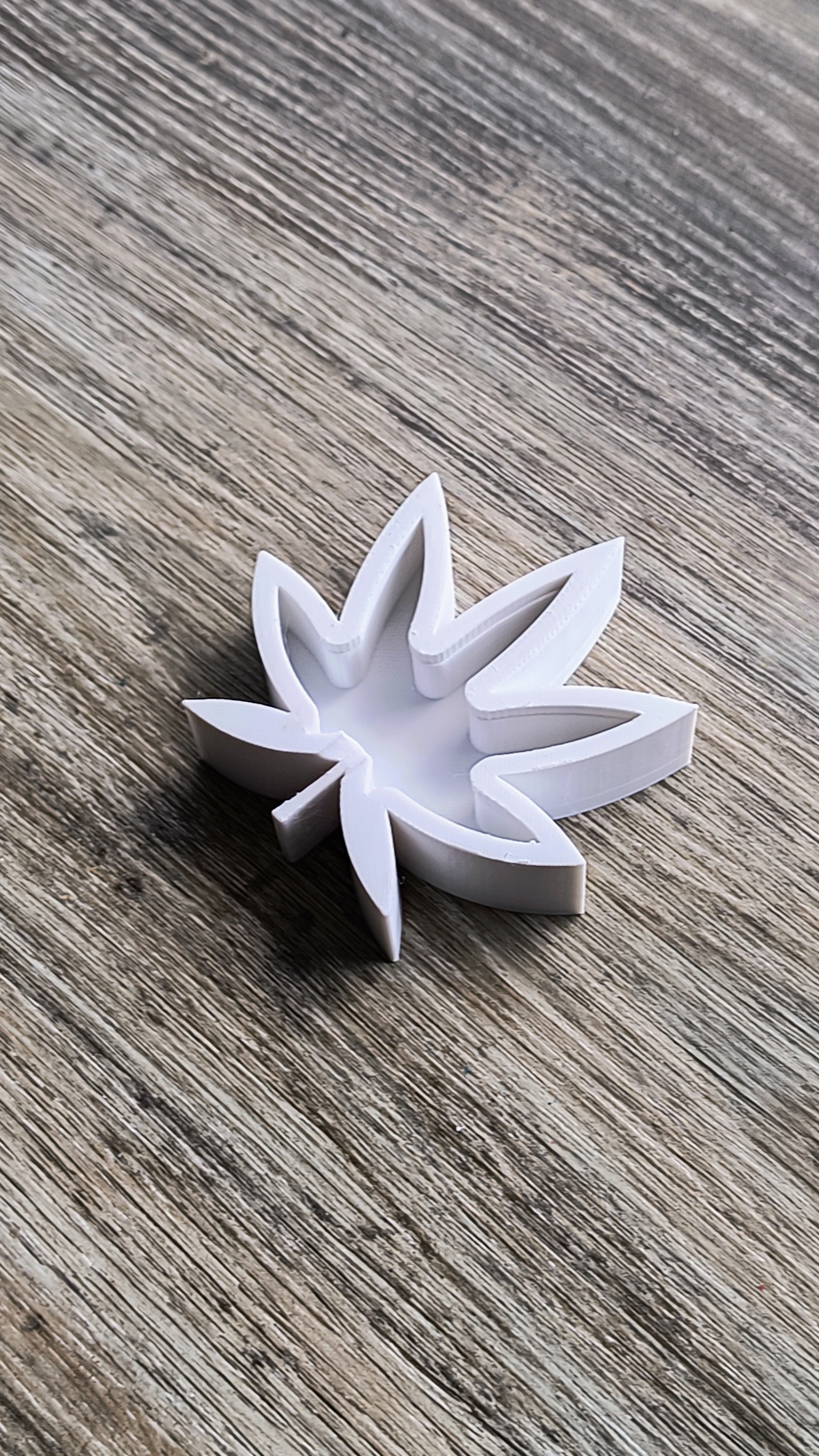 Weed Leaf Ashtray — miniatura 2