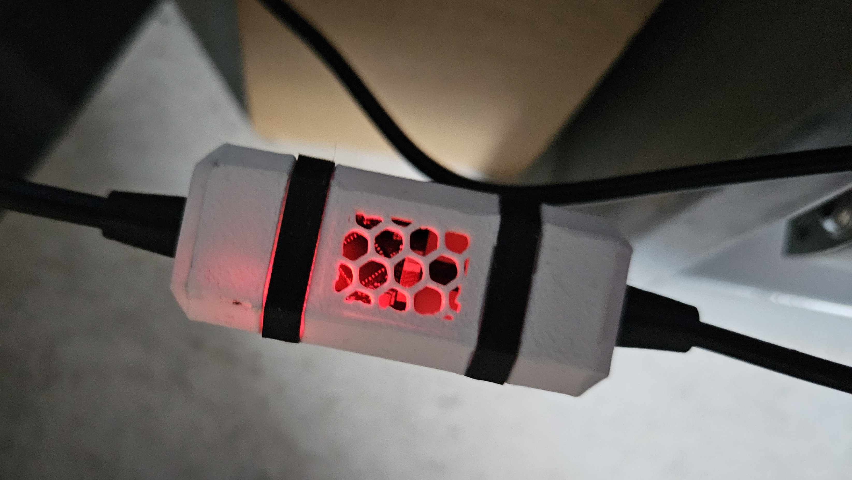 ESP32C3 Super Mini Gehäuse mit Kabeldurchführung und Gummiverschluss