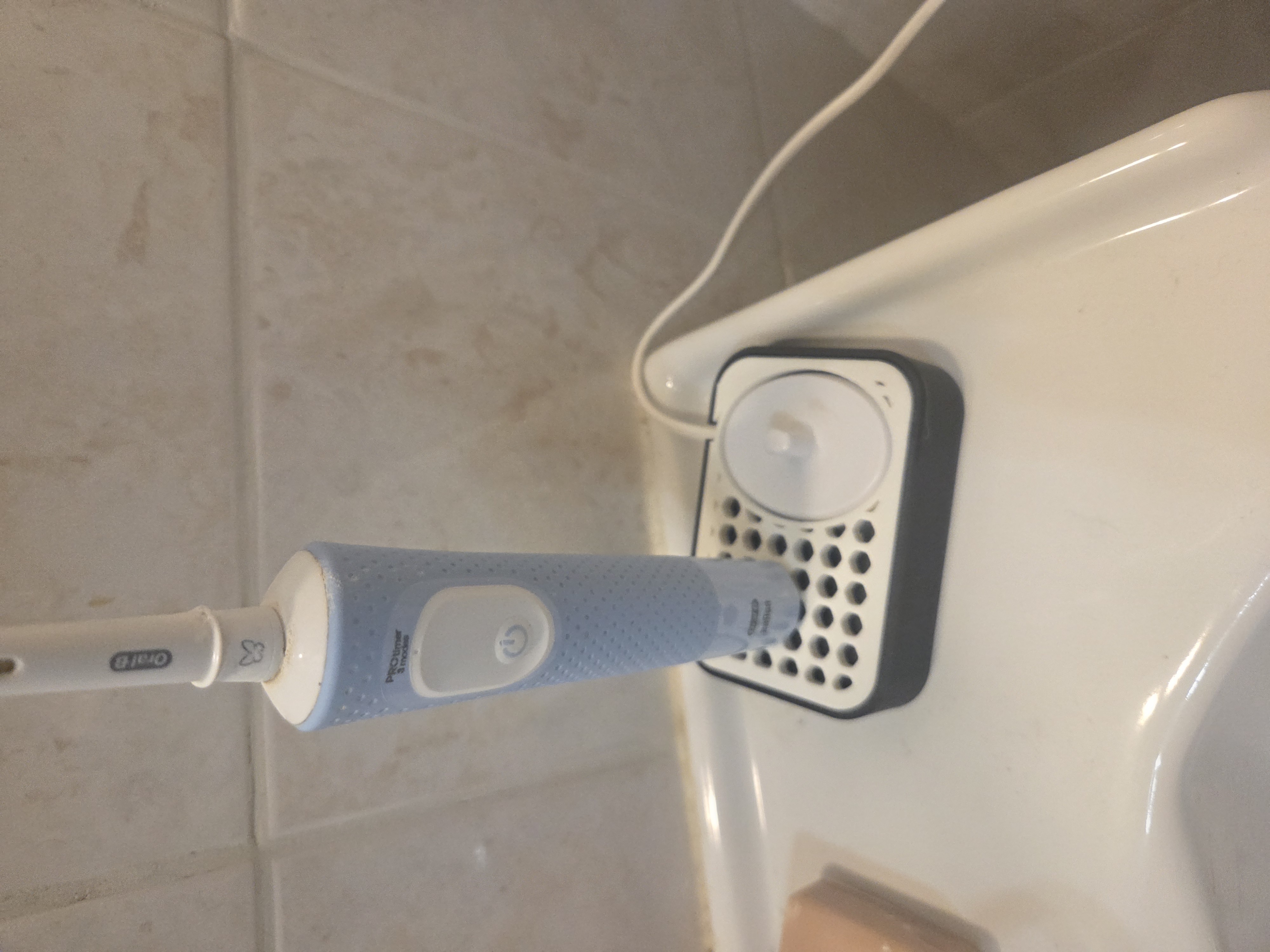 Oral-B toothbrush holder/charger 3D model