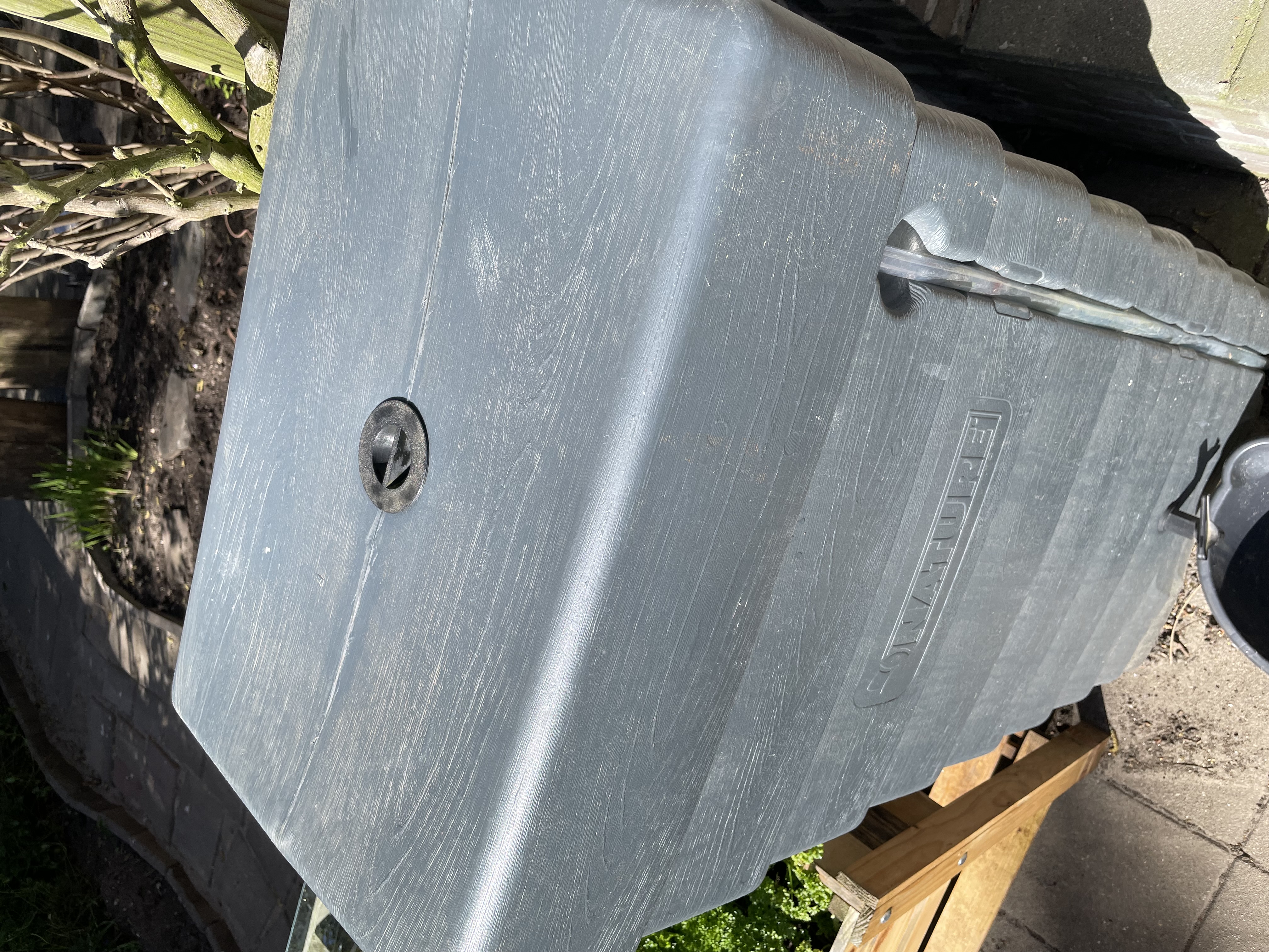 'Nature' Brand Rain Barrel Plug