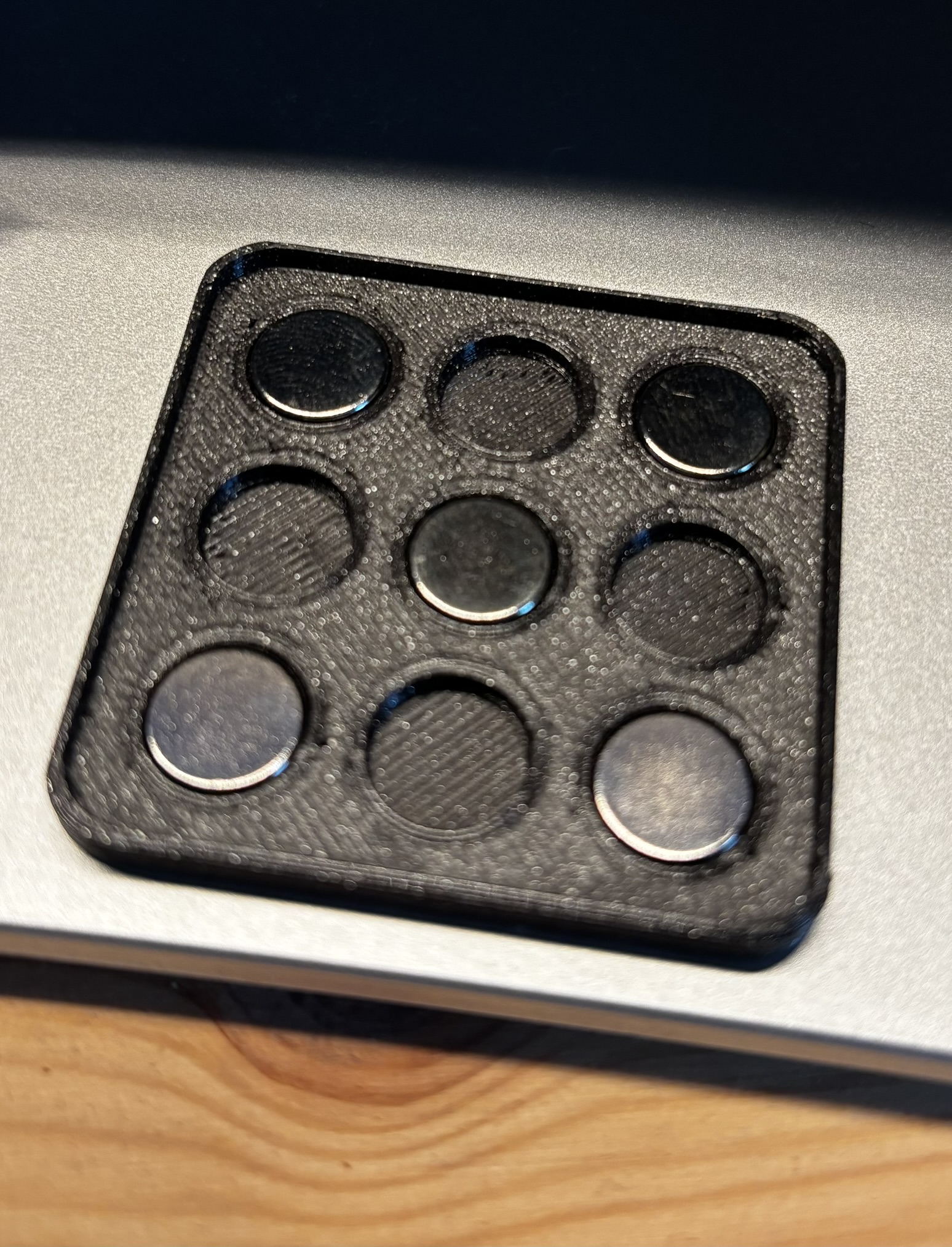Rusta self-adhesive hook magnet mount