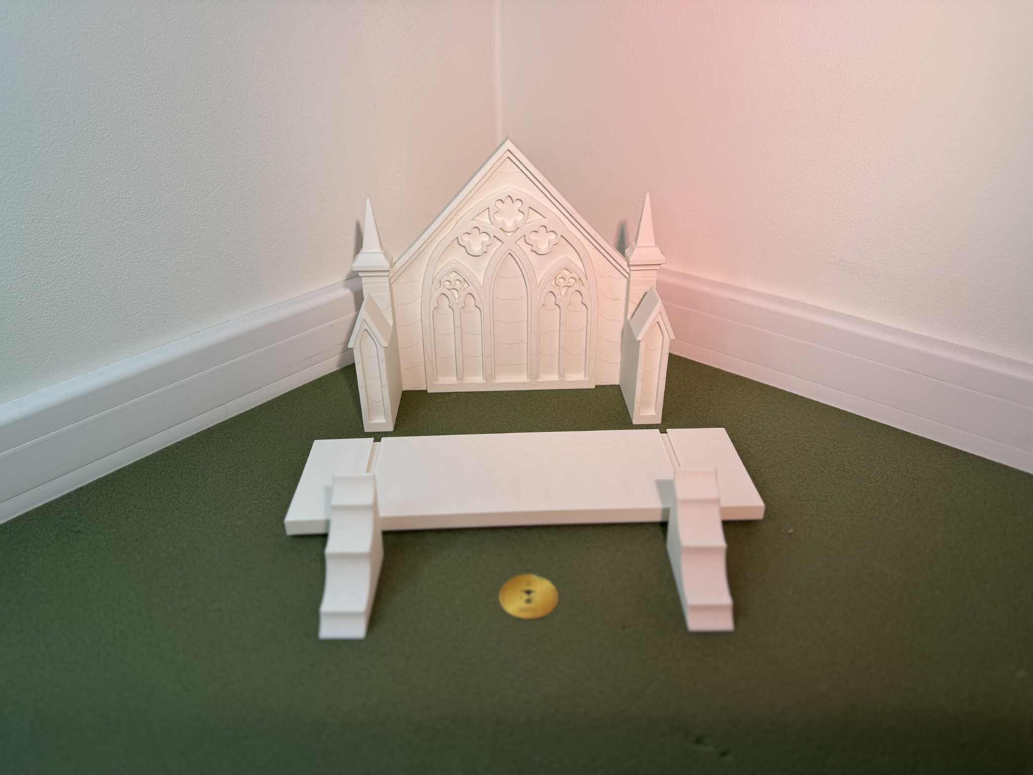 Gothic shelf — thumbnail 9