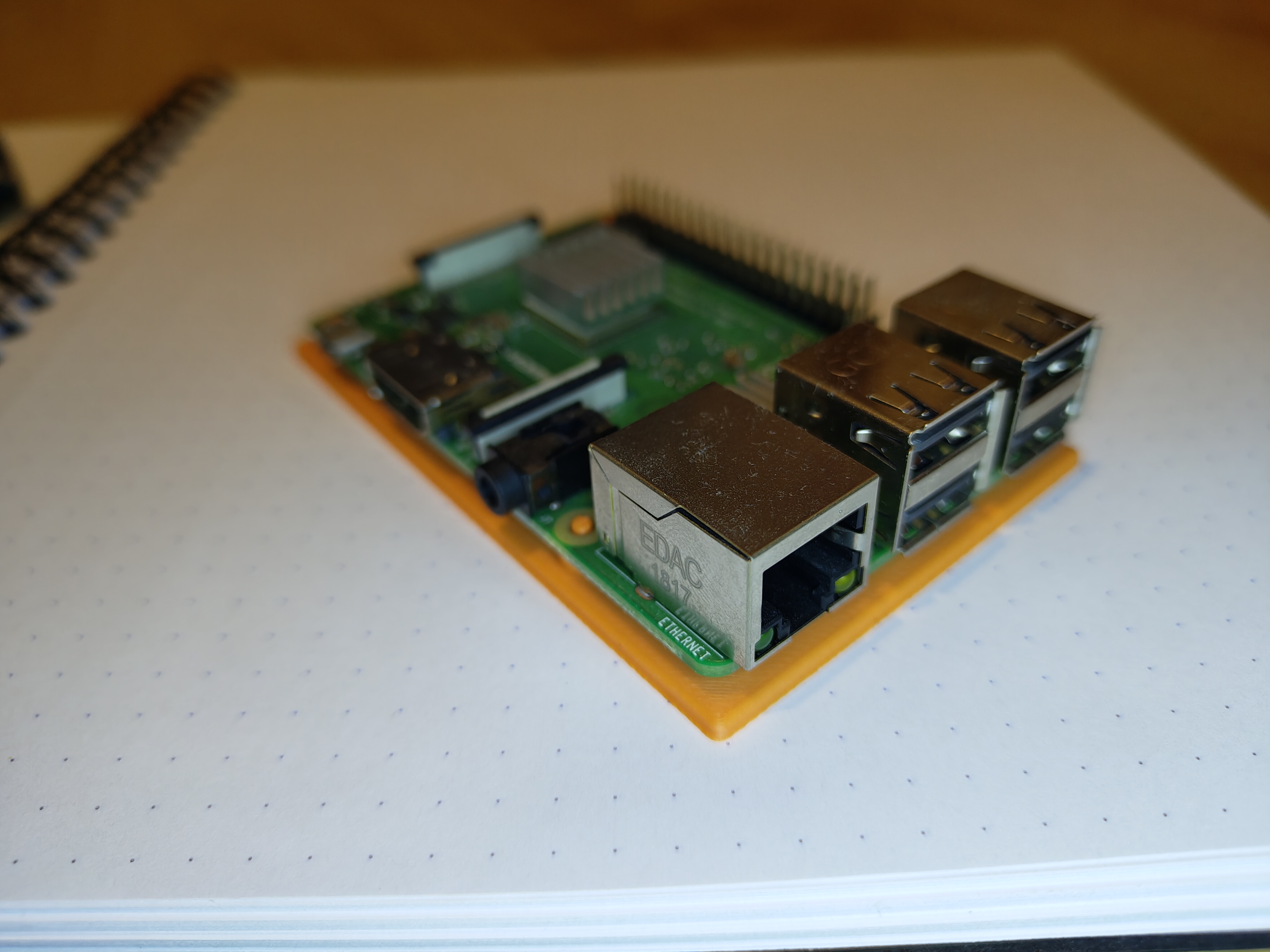 Miniatura 3 do modelo 3D Simple Raspberry Pi Stand