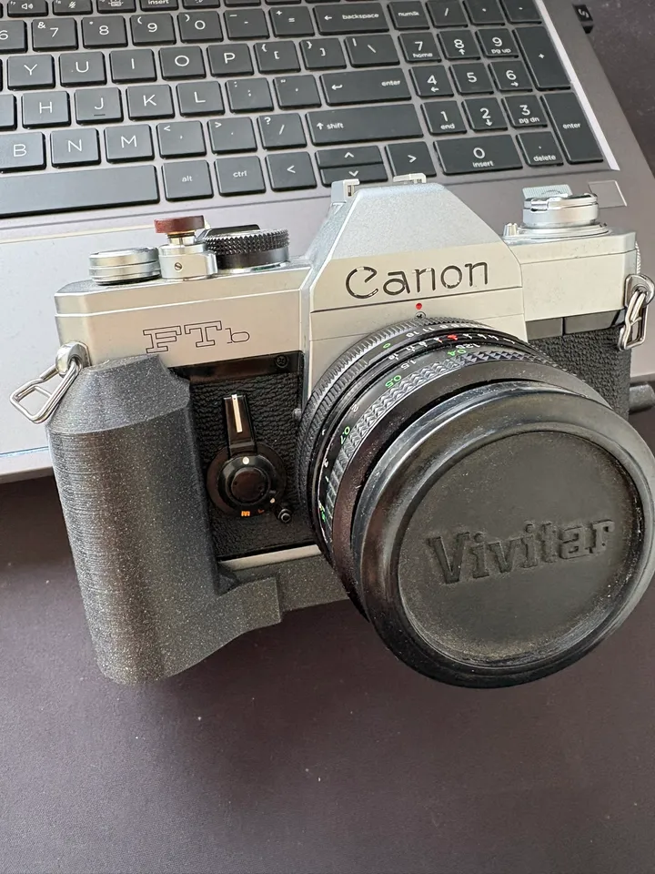 comfort grip for canon FTb by Otto Weezepoel | Download free STL