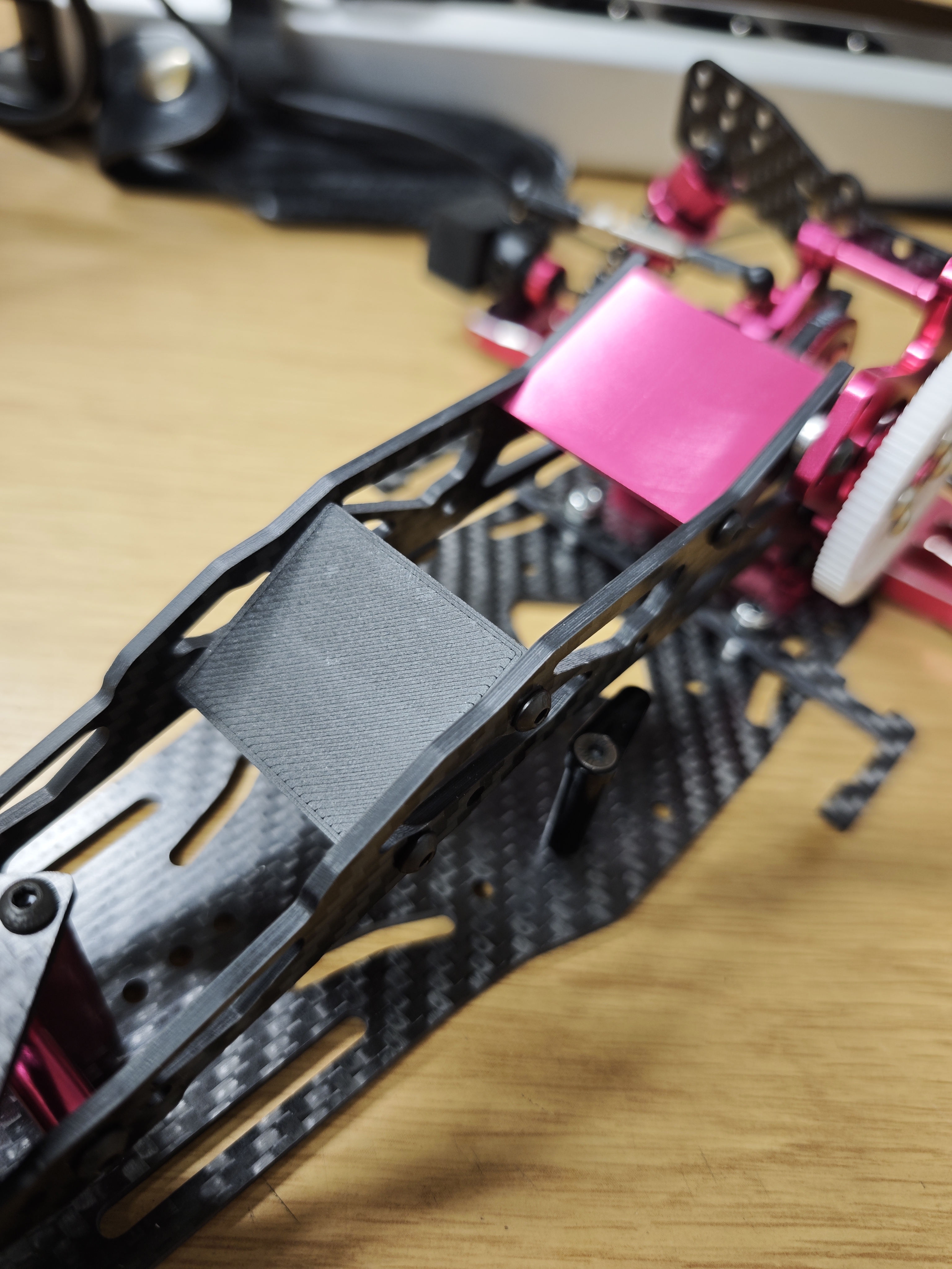 Sakura D5 MR Center Plate mount
