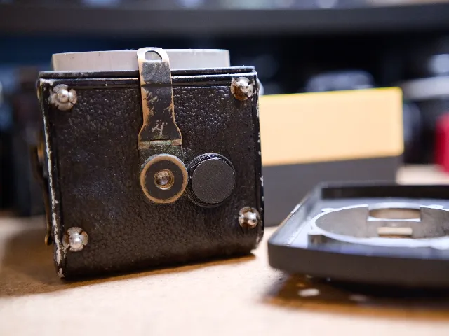Rolleiflex Old Standard Bottom Red Window Cover