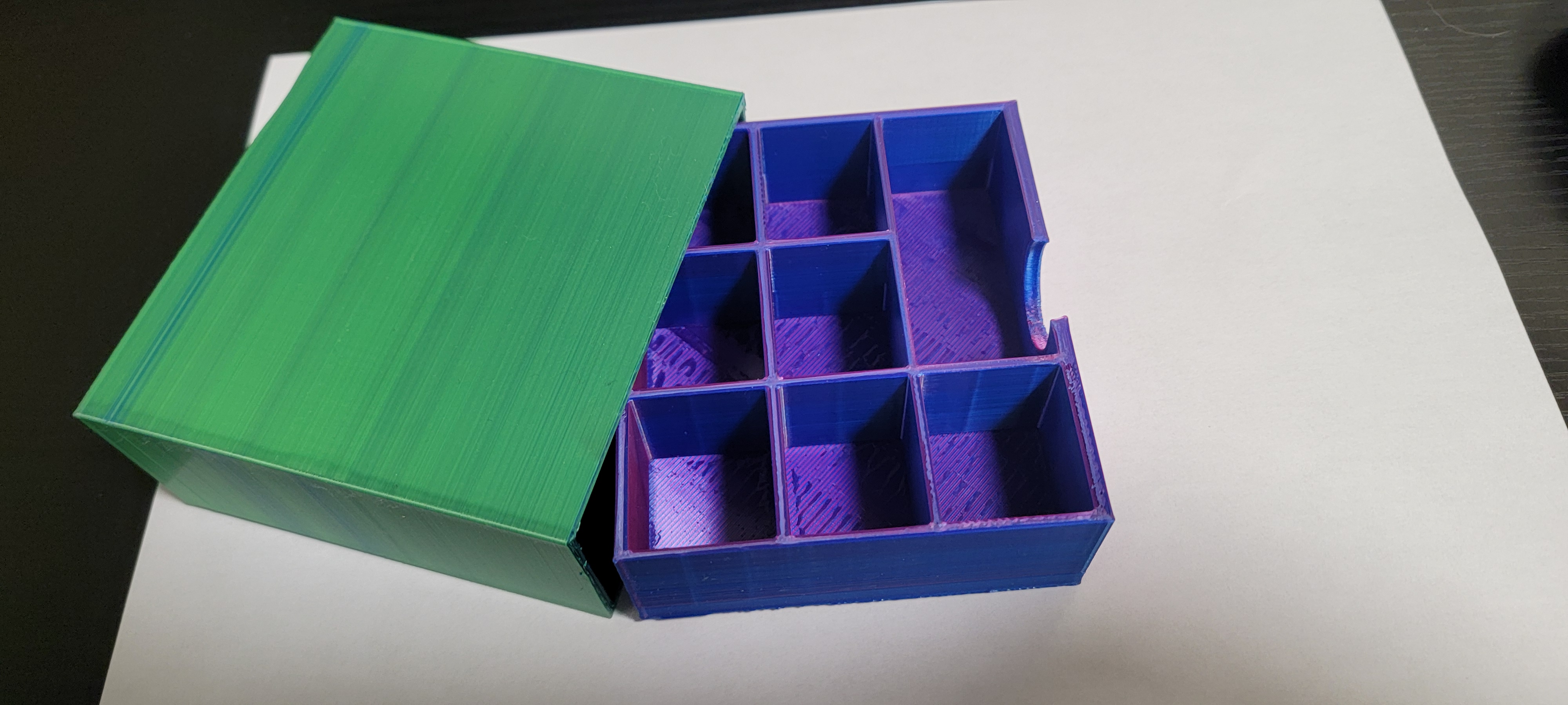 DnD dice + mini-figurine case