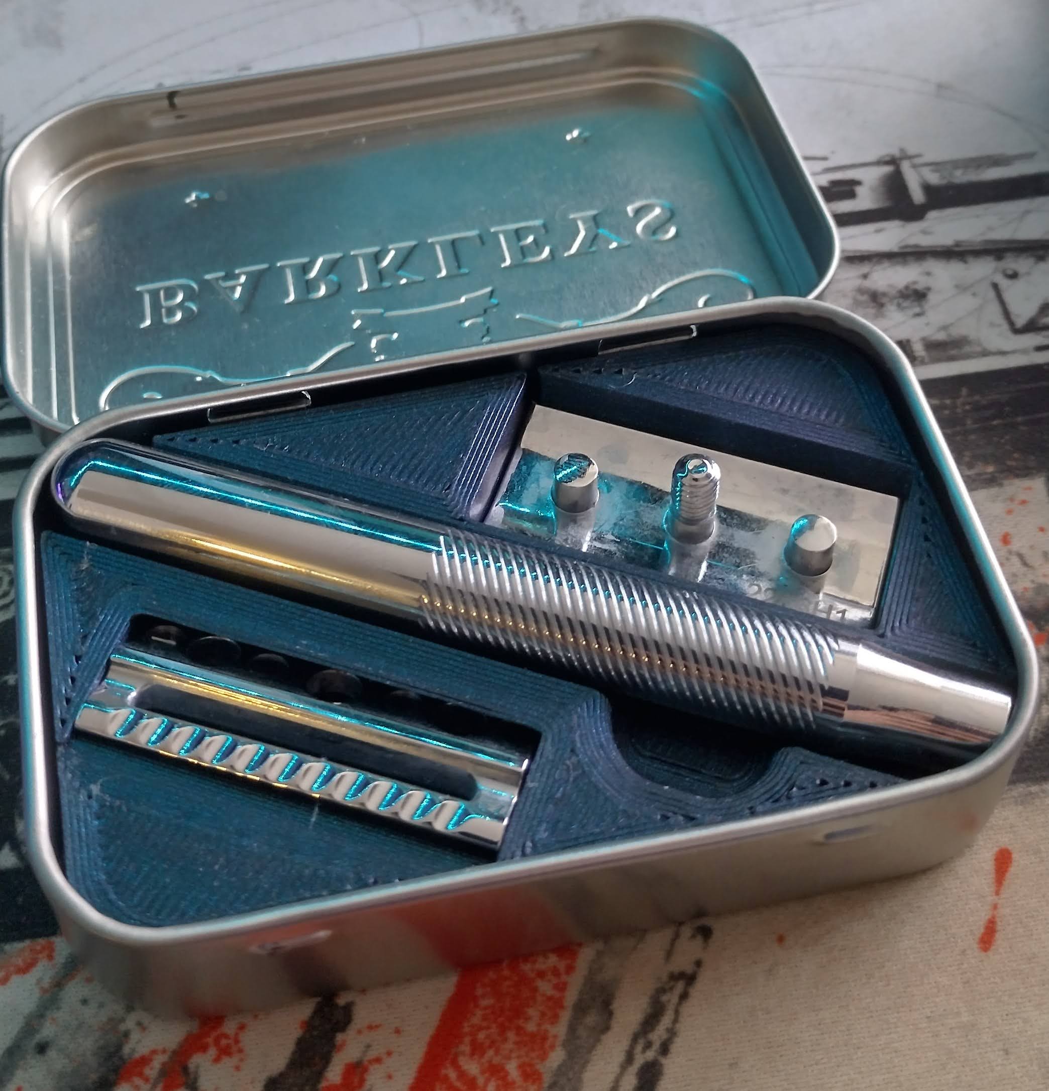 King C Gillette safety razor travel tin