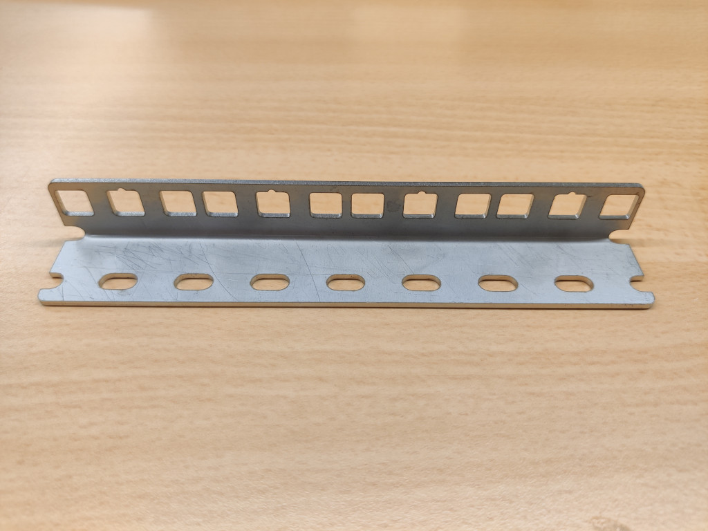 Project DIY 10" Server Rack — thumbnail 7