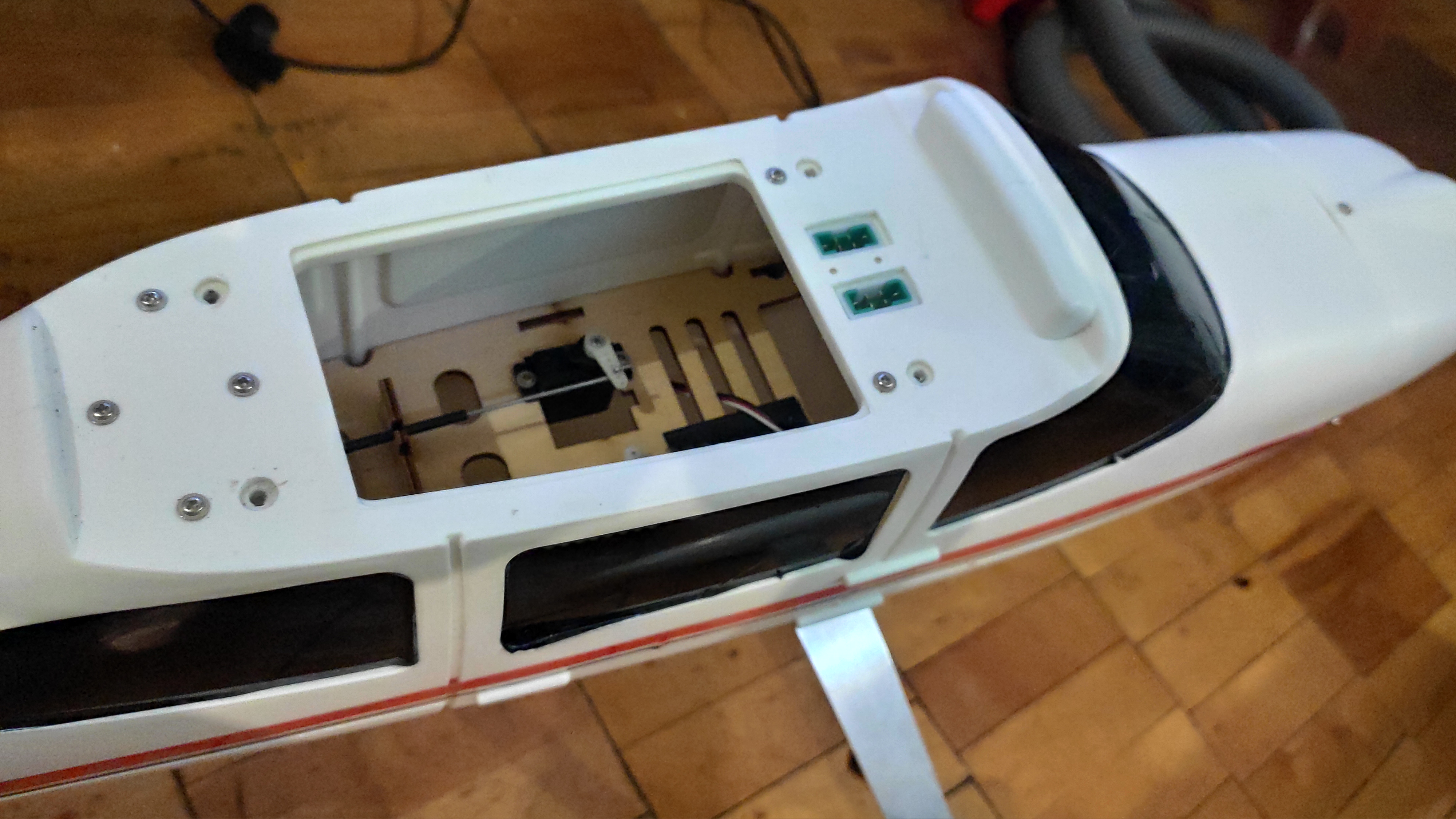 Volantex TrainStar MPX wing mounting — miniatura 4