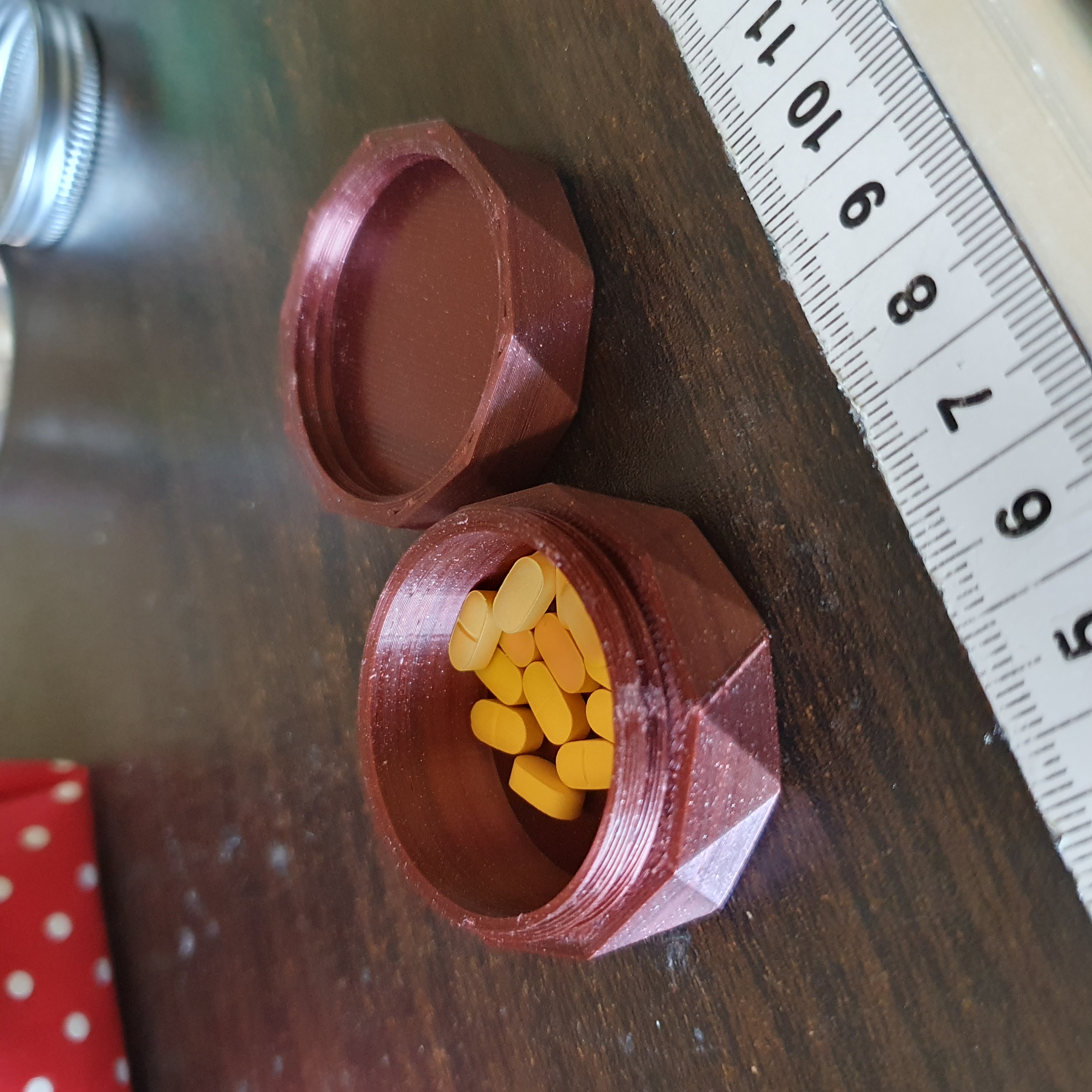 Miniatura 2 do modelo 3D Simple Polygonal Pill Box