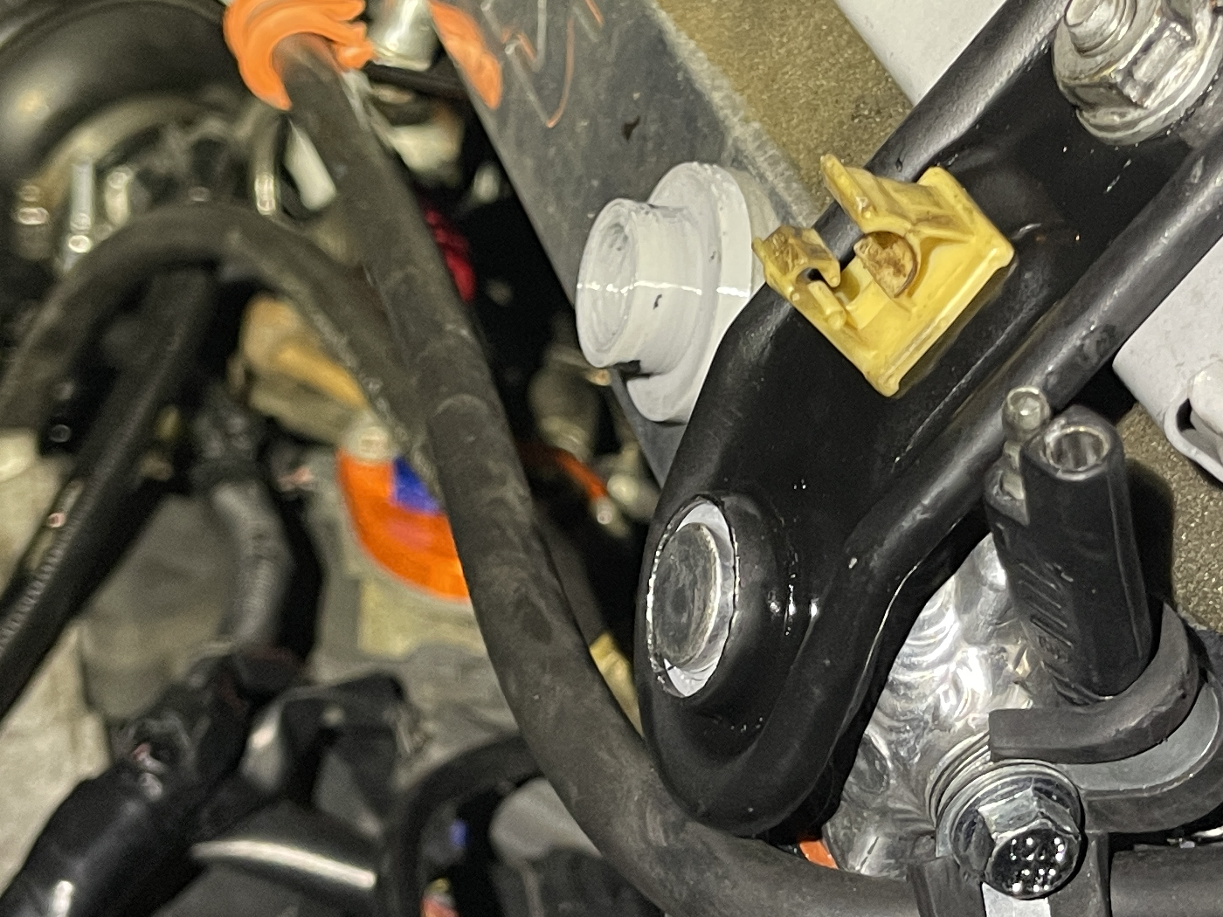 Miata radiator mounts