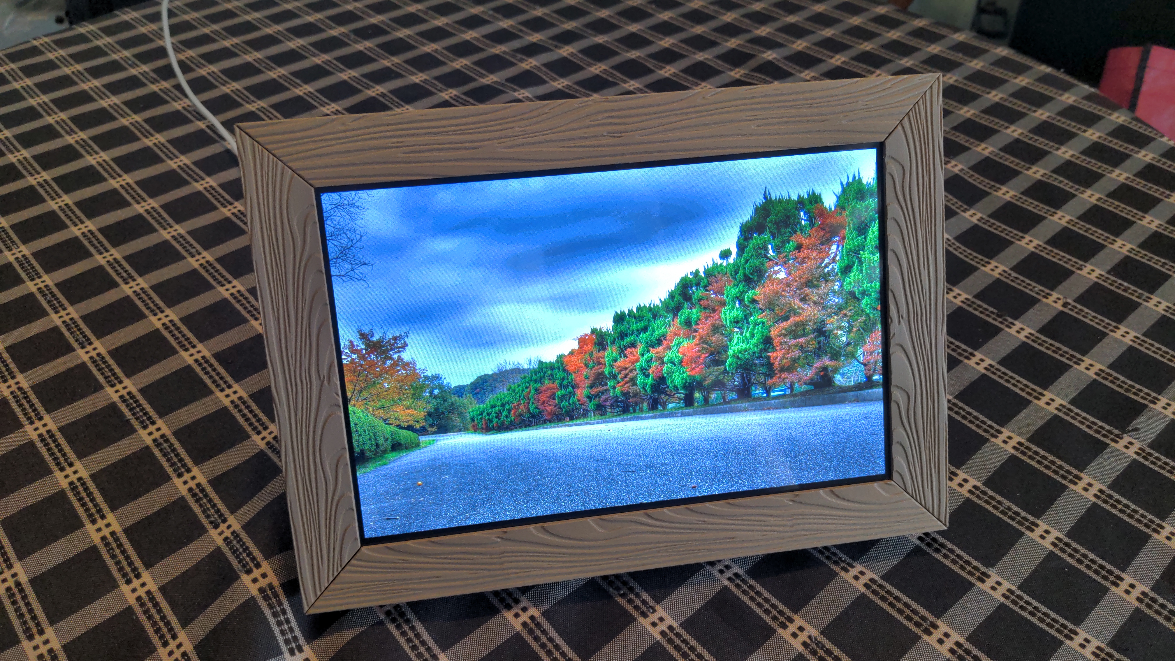 Guition 10.1" ESP32P4 / JC8012P4A1C Picture Frame (with Optional Wood Grain)