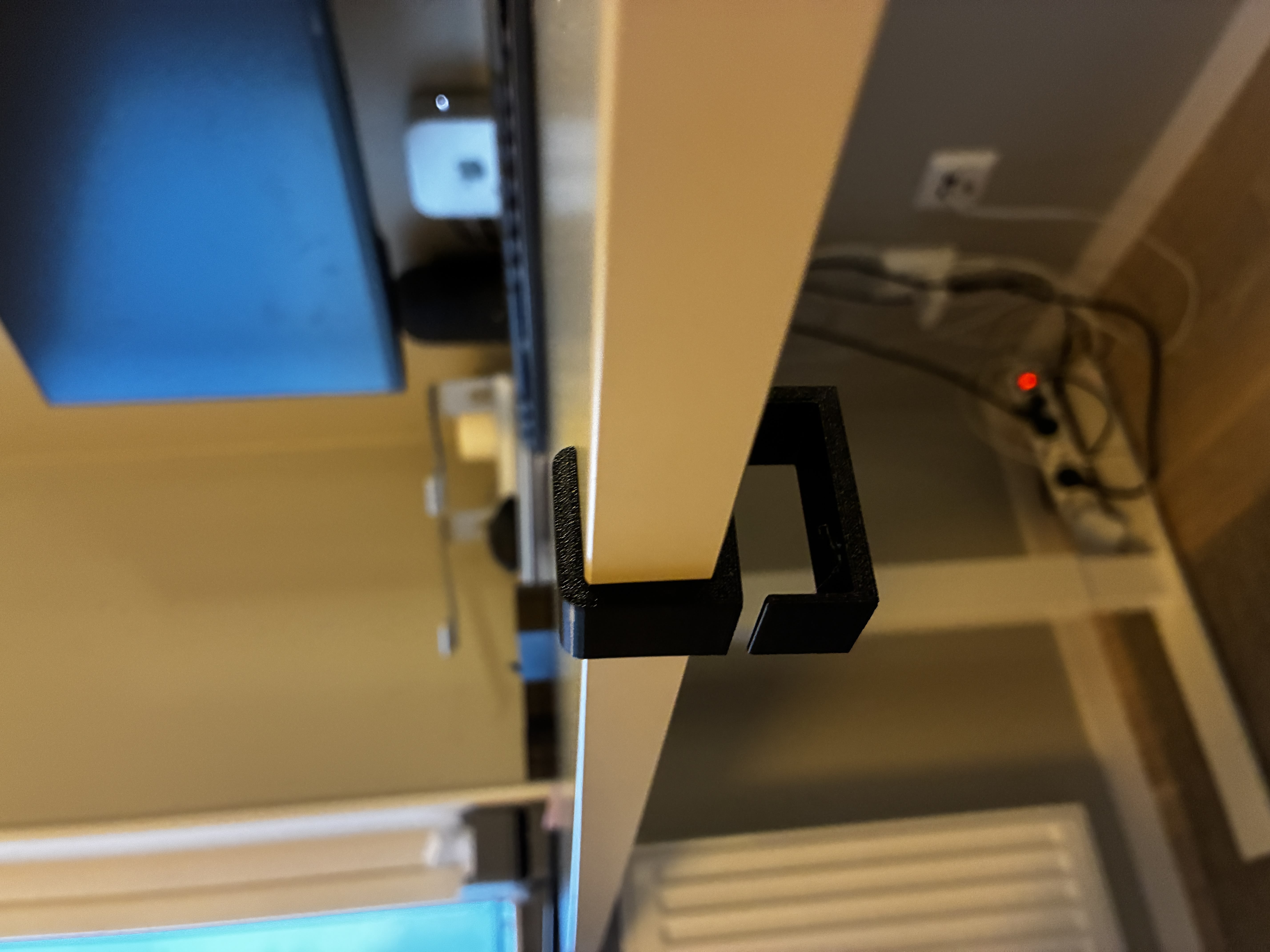 20mm desk cable management - REMIX