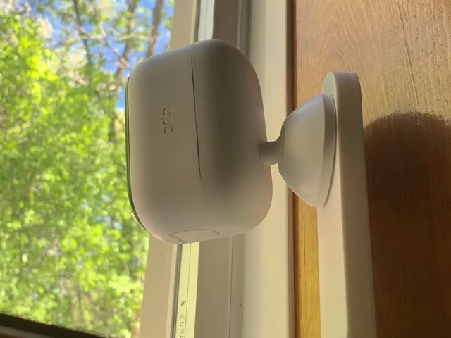 Arlo Essential Camera Stand