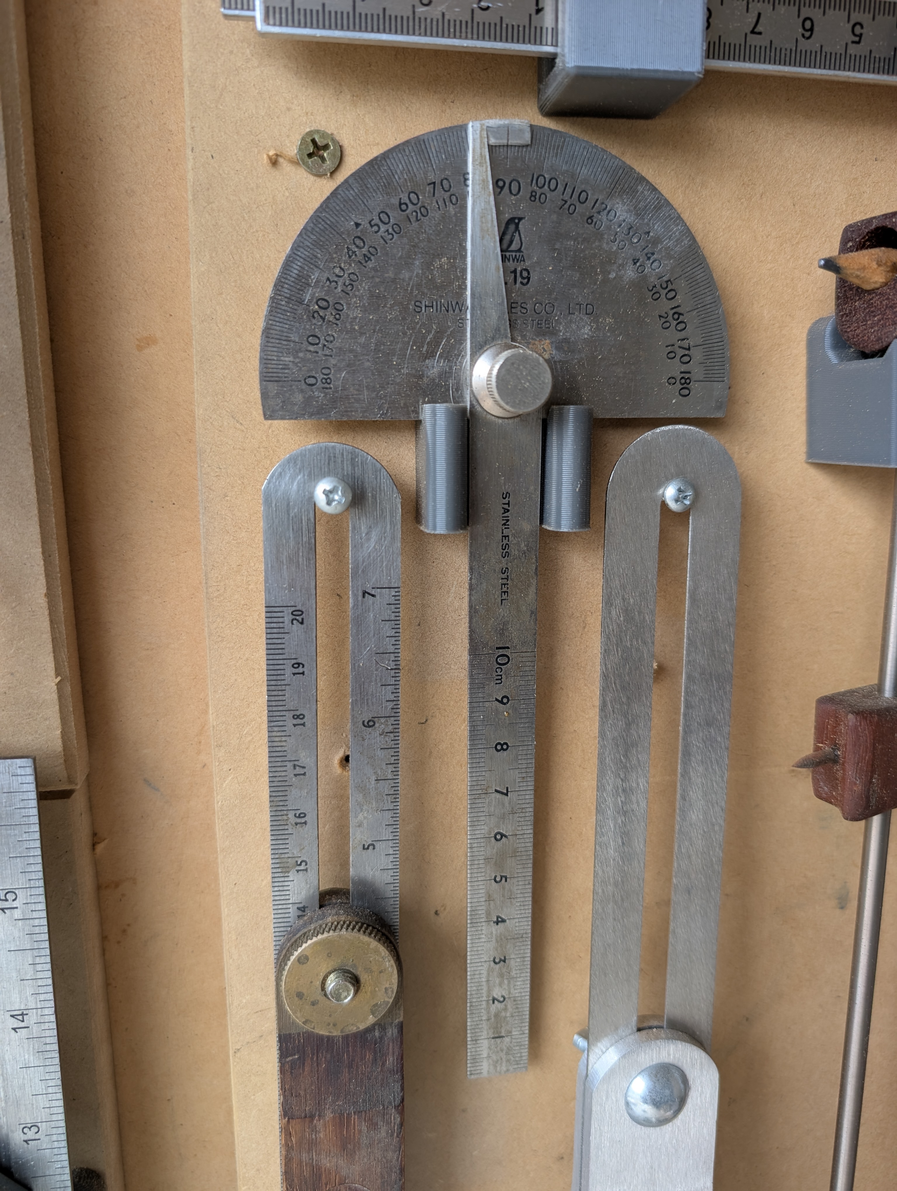 Tool Wall Holder for Shinwa No.19 Protractor – Secure Storage for Workshop Walls