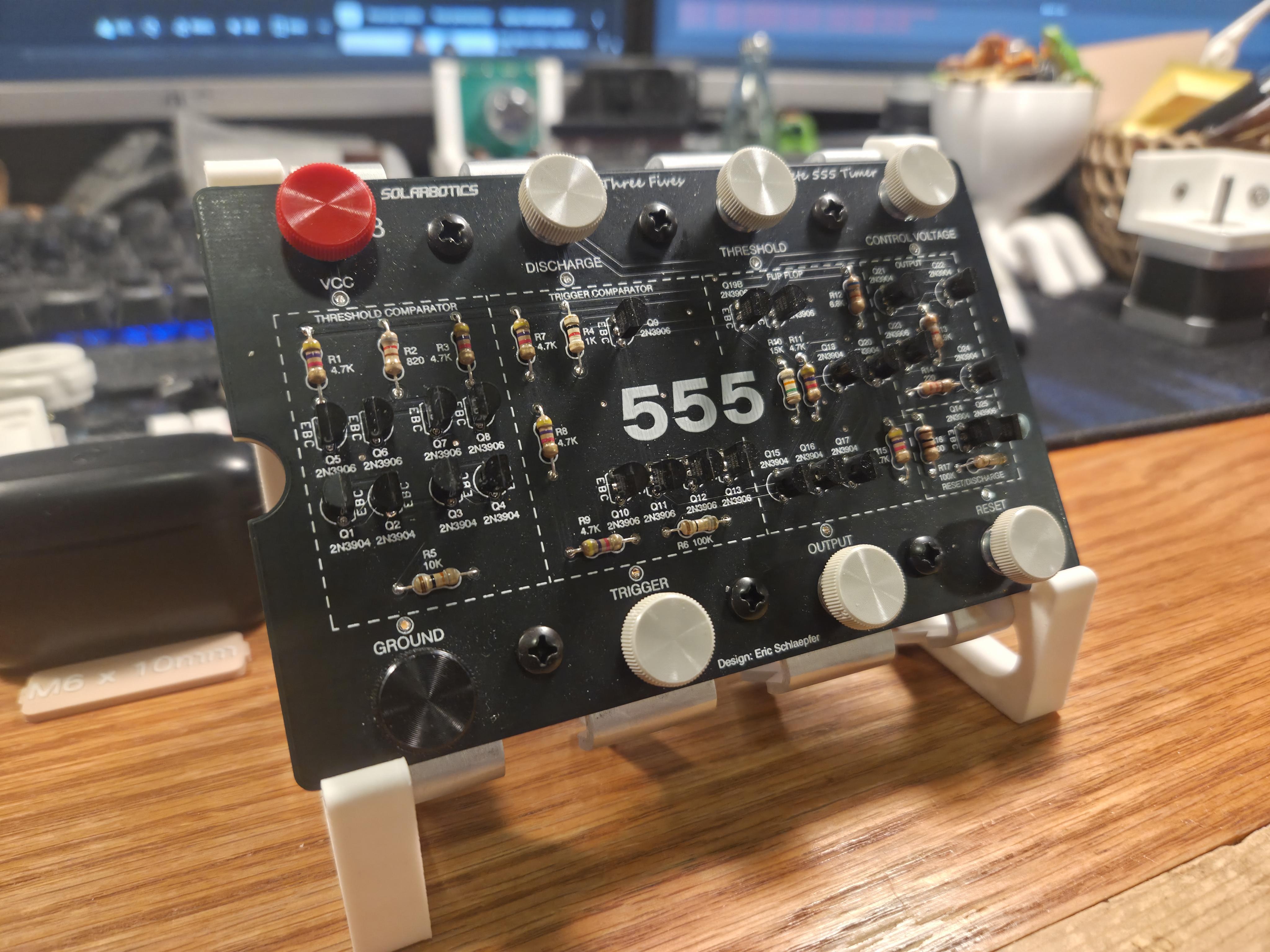 Discrete 555 Timer Stand