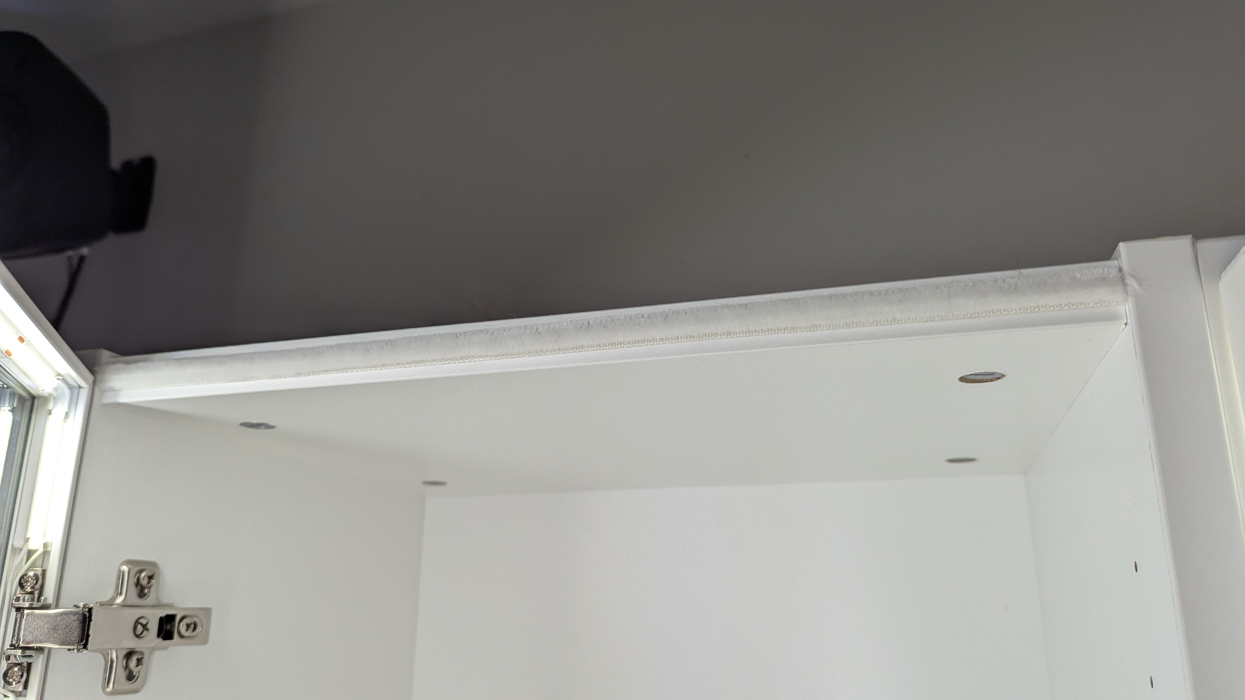 IKEA HÖGBO (HOGBO) Glass Door Compatible COB LED Strip Mounting Trim — miniatura 13